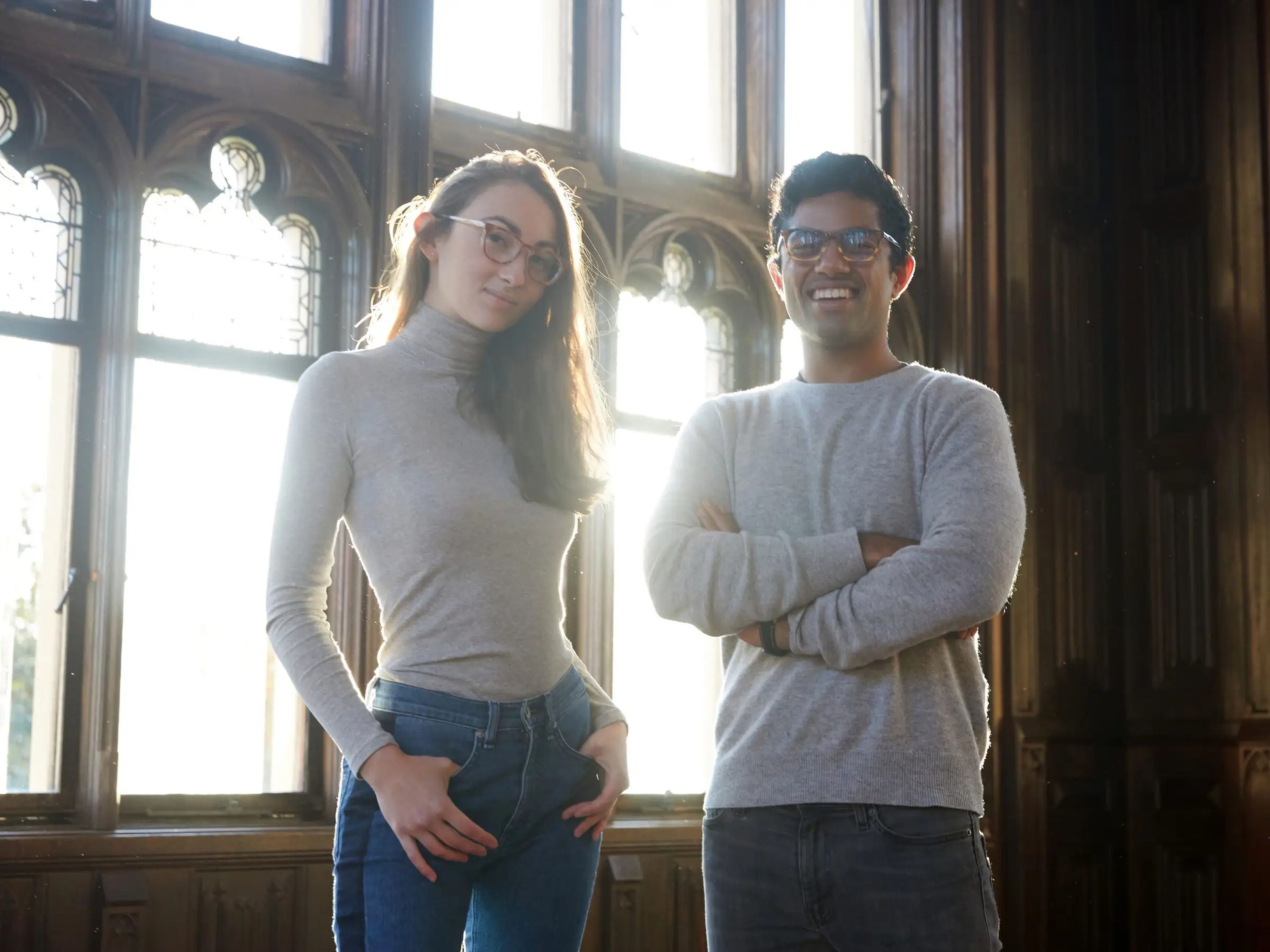 Sophia Edelstein y Nathan Kondamuri, cofundadores de Pair Eyewear.