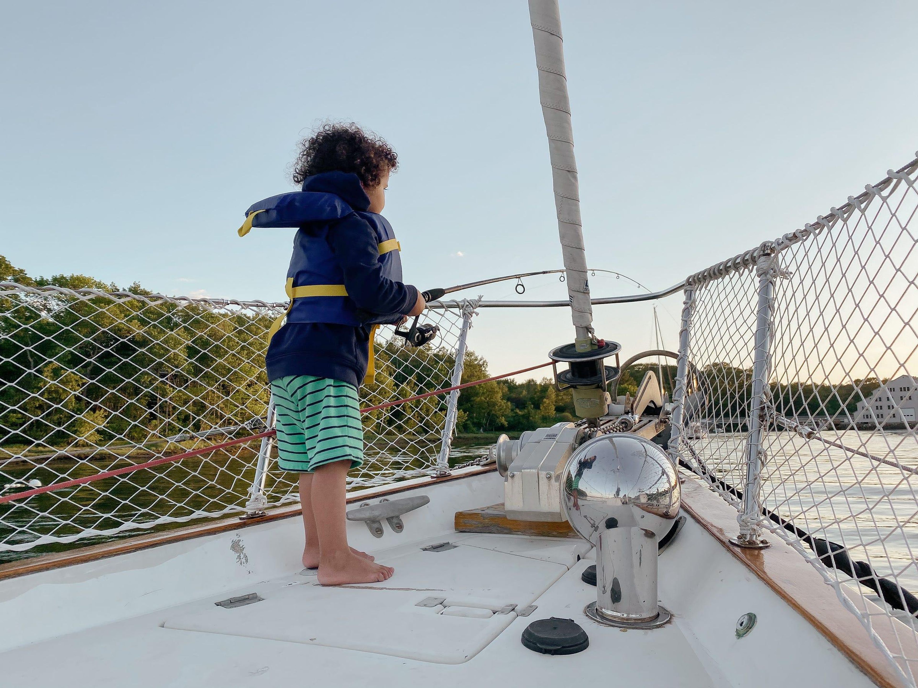 Los niños se adaptaron a la vida en el barco con facilidad y esperan con ansias la aventura de cada día.