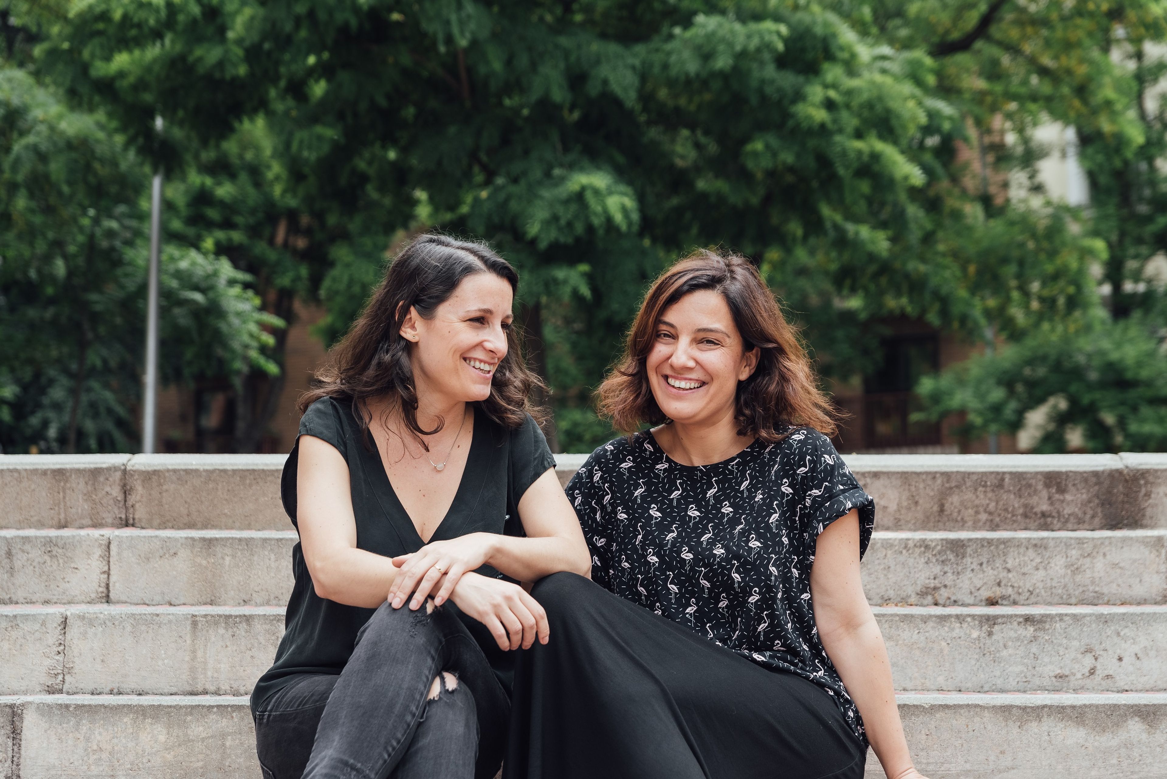 Inés Vázquez (i) y Rosario Ortiz (d), cofundadoras de Adalab