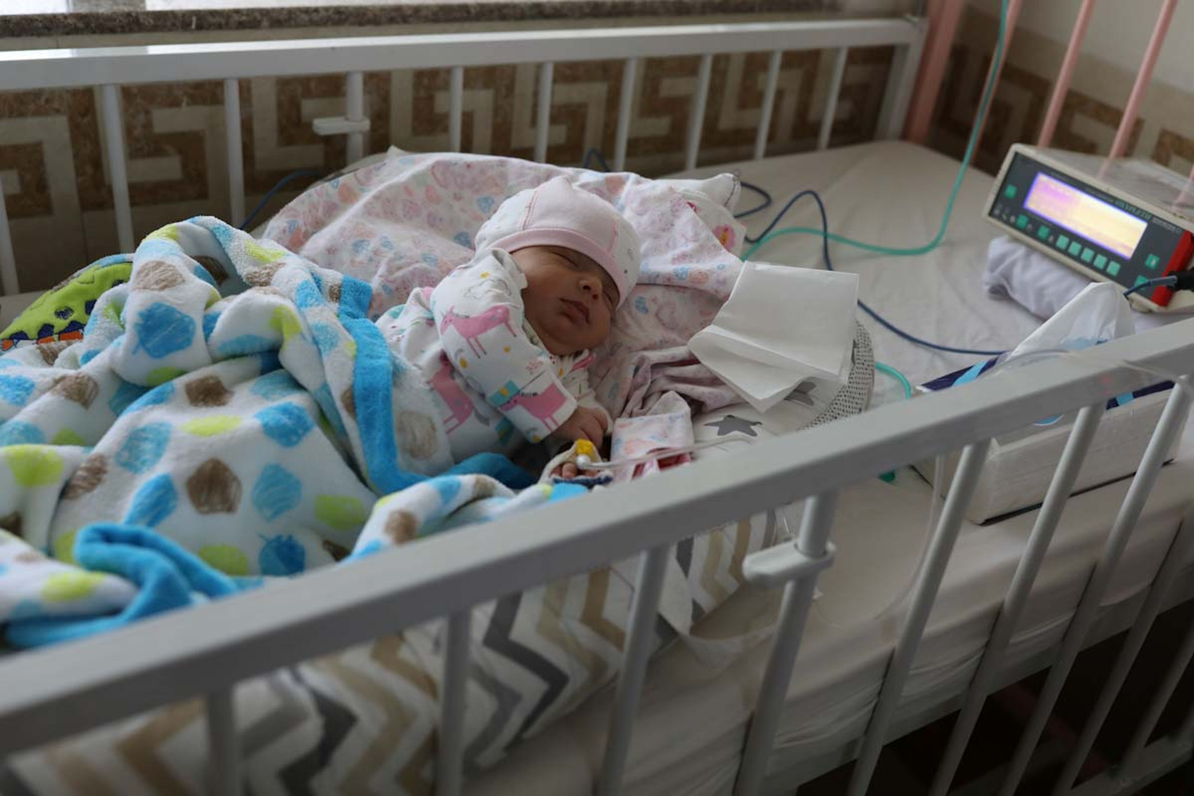 La pandemia provoca un desplome de los nacimientos en España y Europa