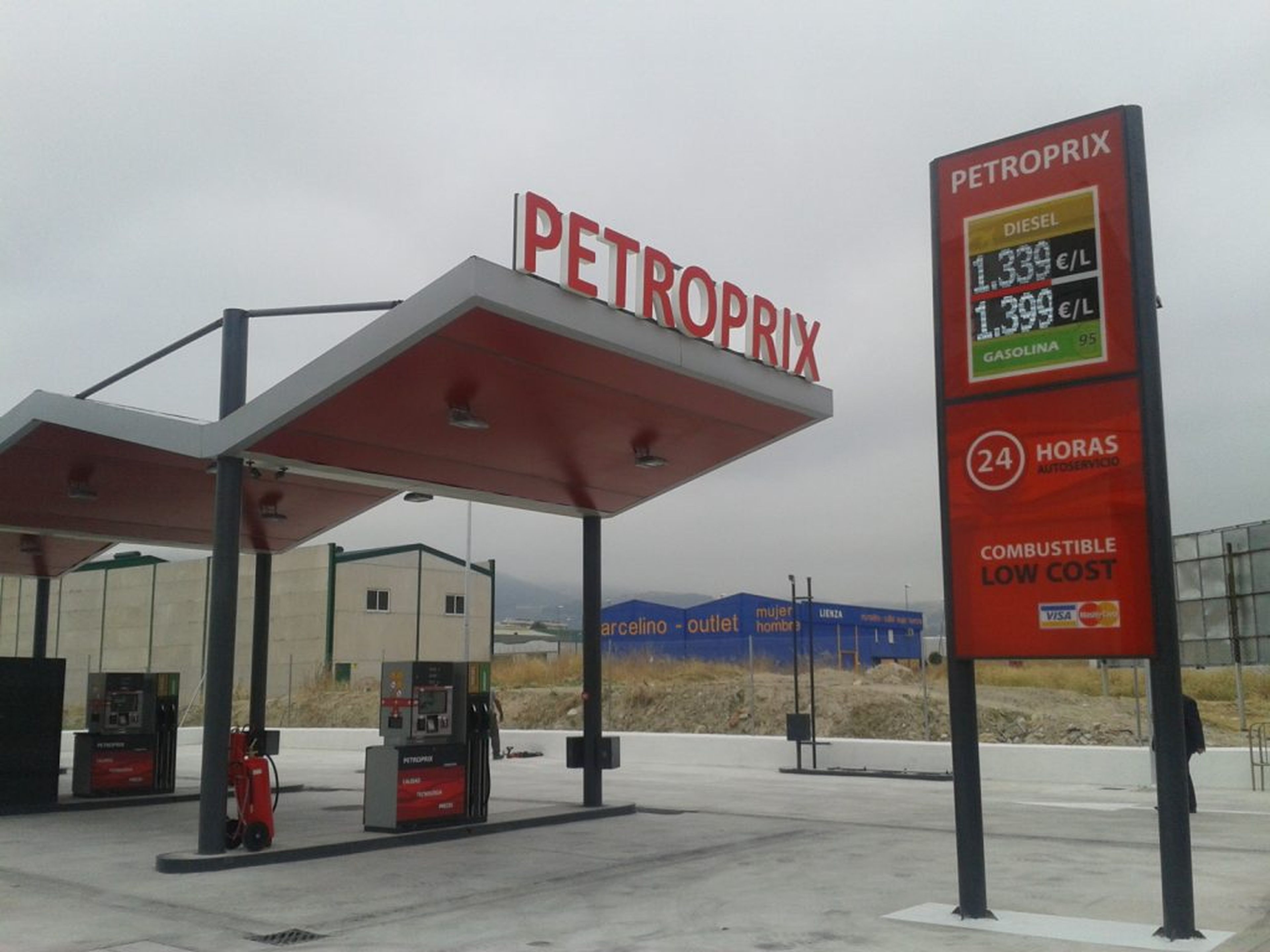 Tres gasolineras de Petroprix y una de Plenoil (todas en Jaén) son las más baratas de España (Petroprix)