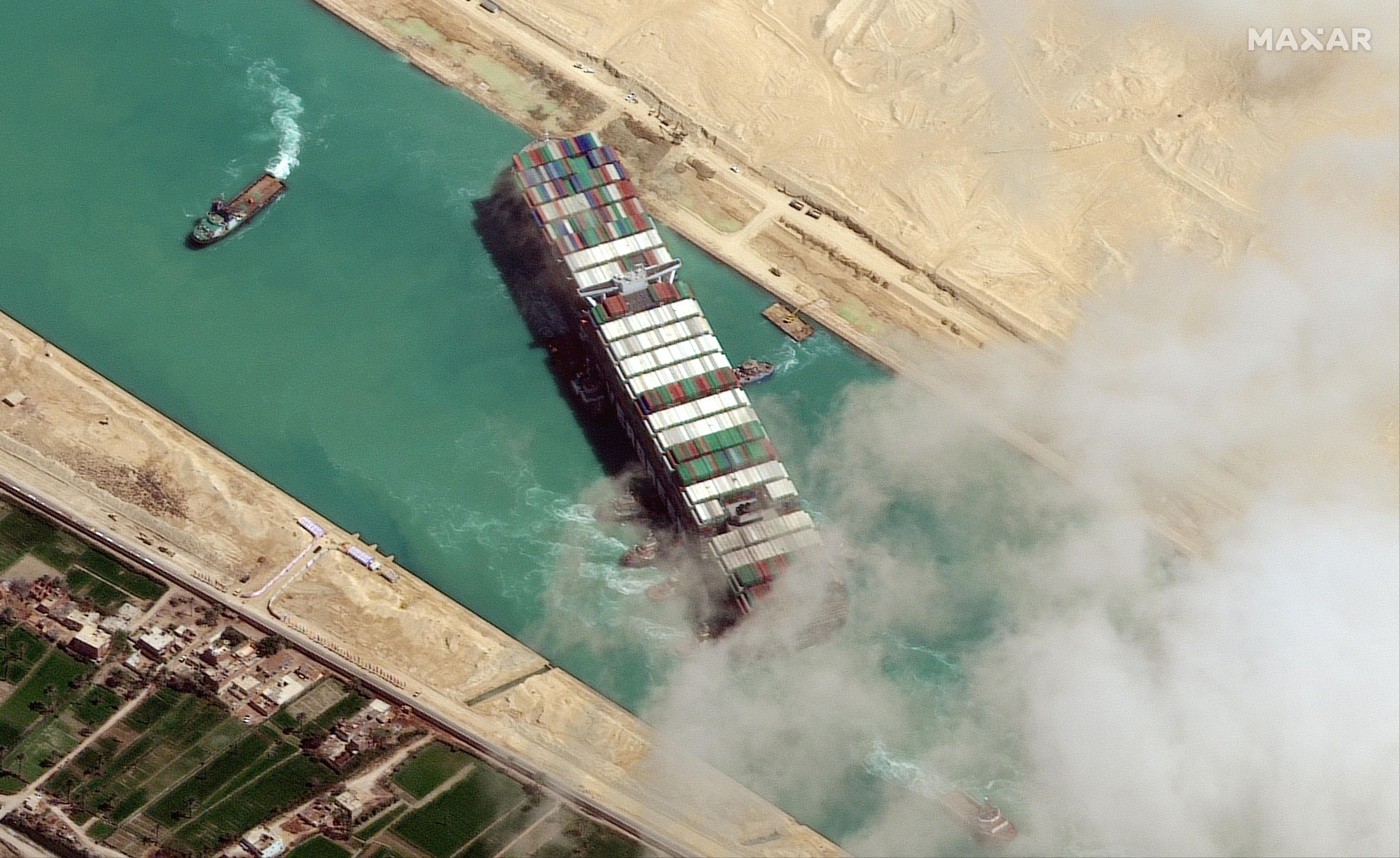 El barco Ever Given, varado en el Canal de Suez en 2021.