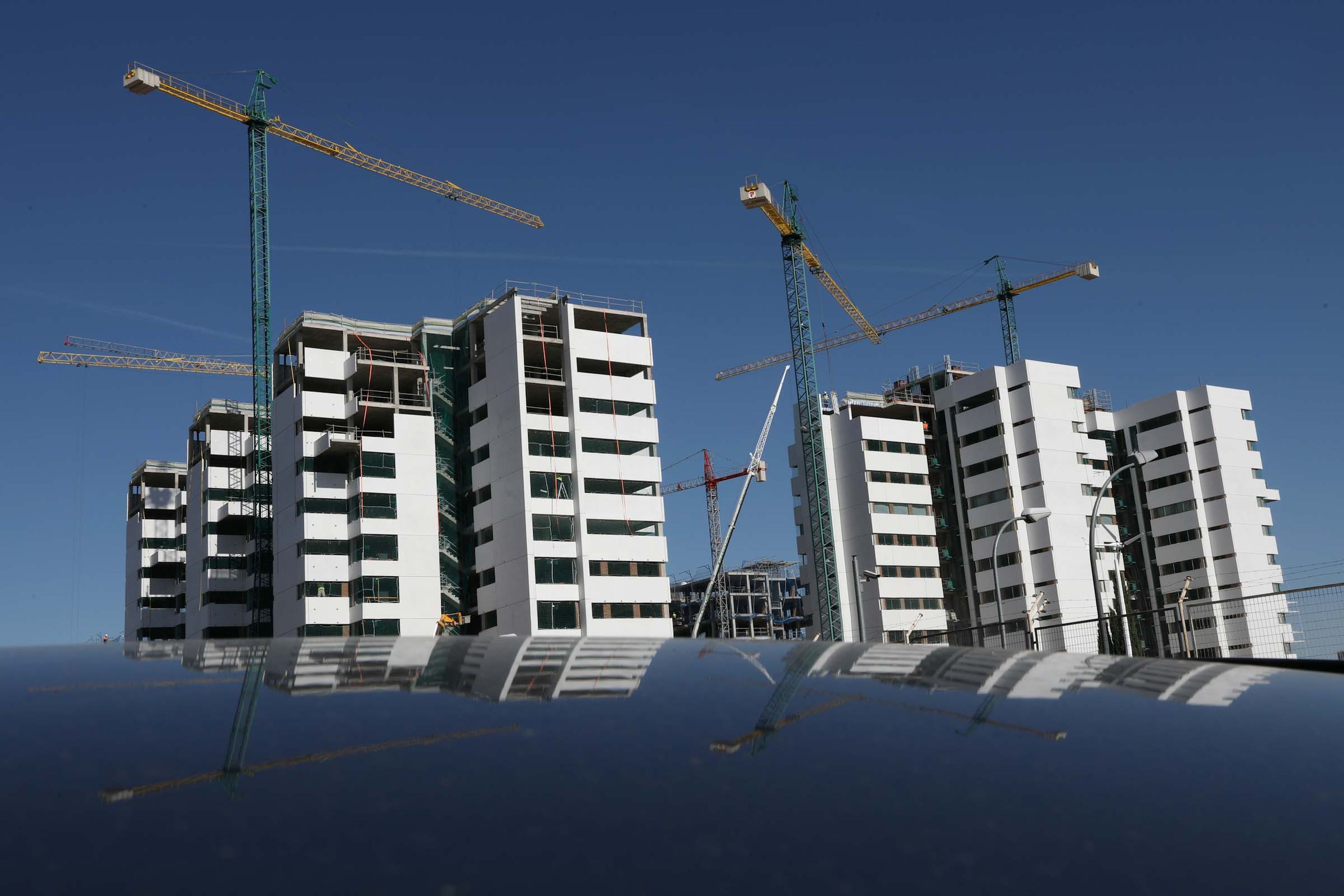 El plan de rehabilitación de vivienda del Gobierno creará 188.000 empleos y subvencionará hasta el 100% de las instalaciones fotovoltaicas y de calderas en edificios