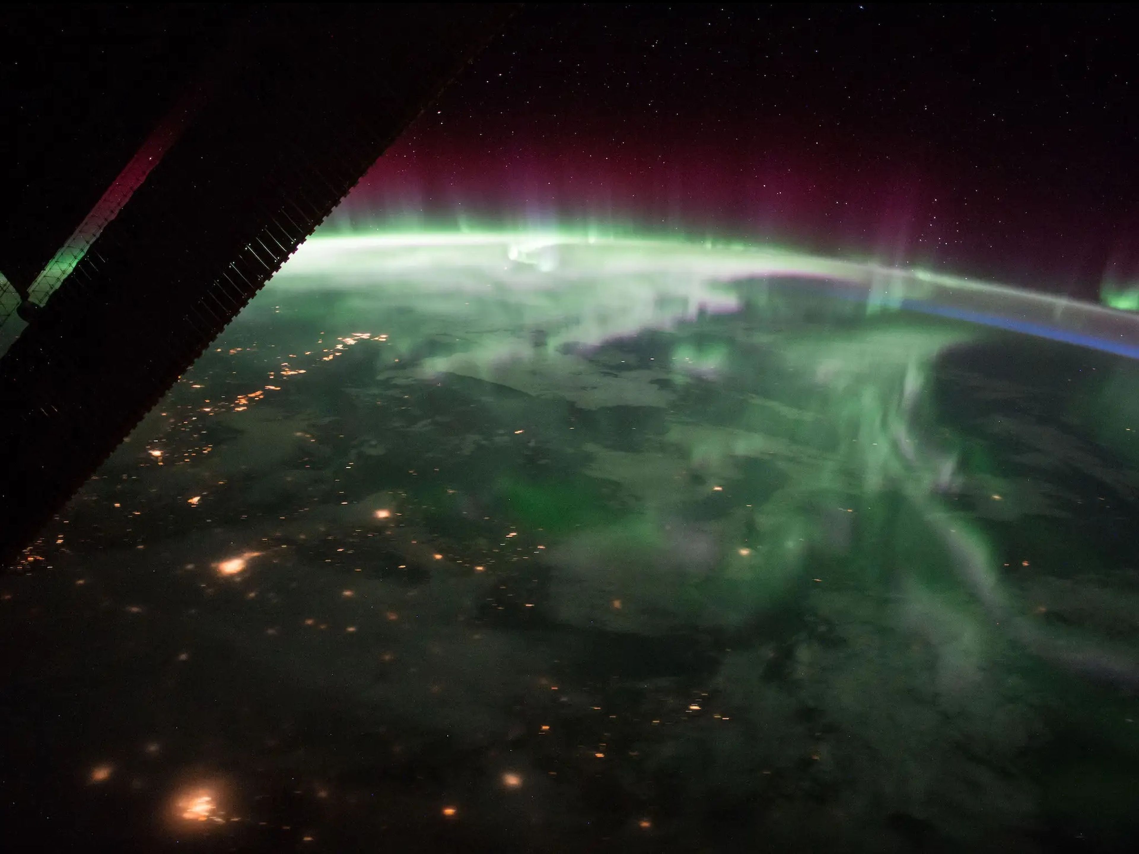 La aurora boreal sobre Canadá se avista desde la estación espacial, cerca del punto más alto de su trayectoria orbital, el 15 de septiembre de 2017.