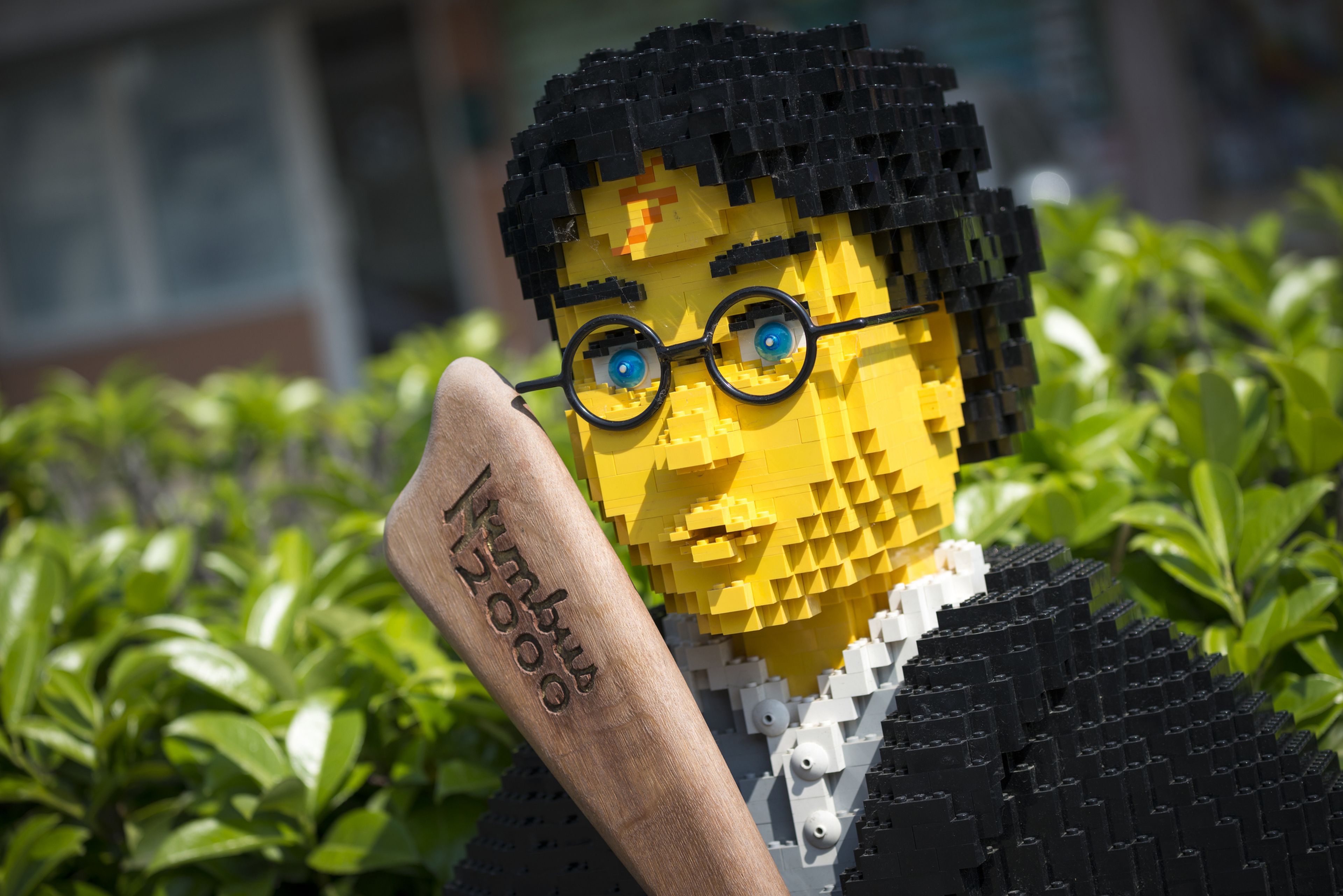 Harry Potter hecho con piezas de Lego.