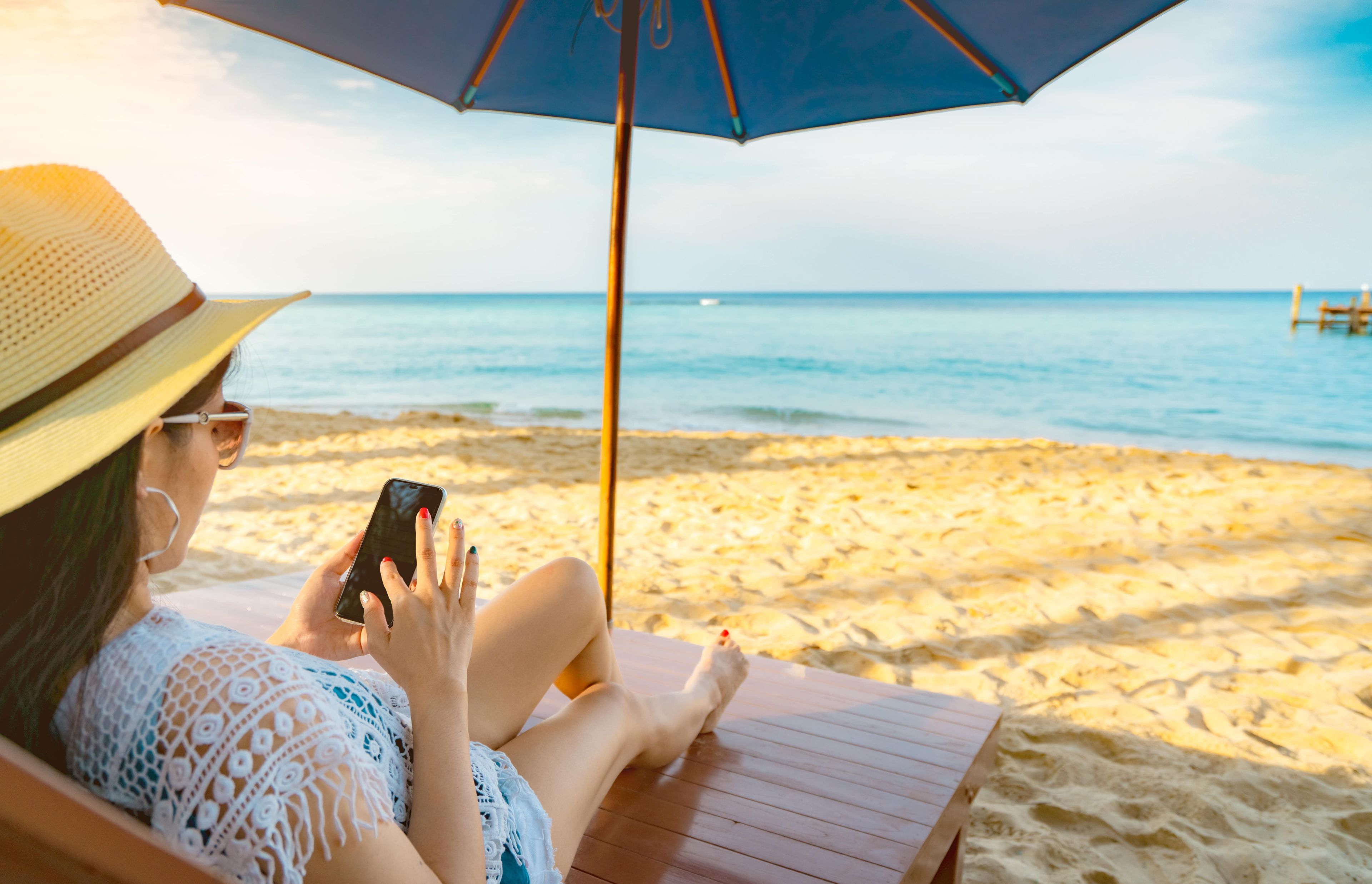 Con este accesorio de Lidl evitarás que te roben el móvil en la playa | Business Insider