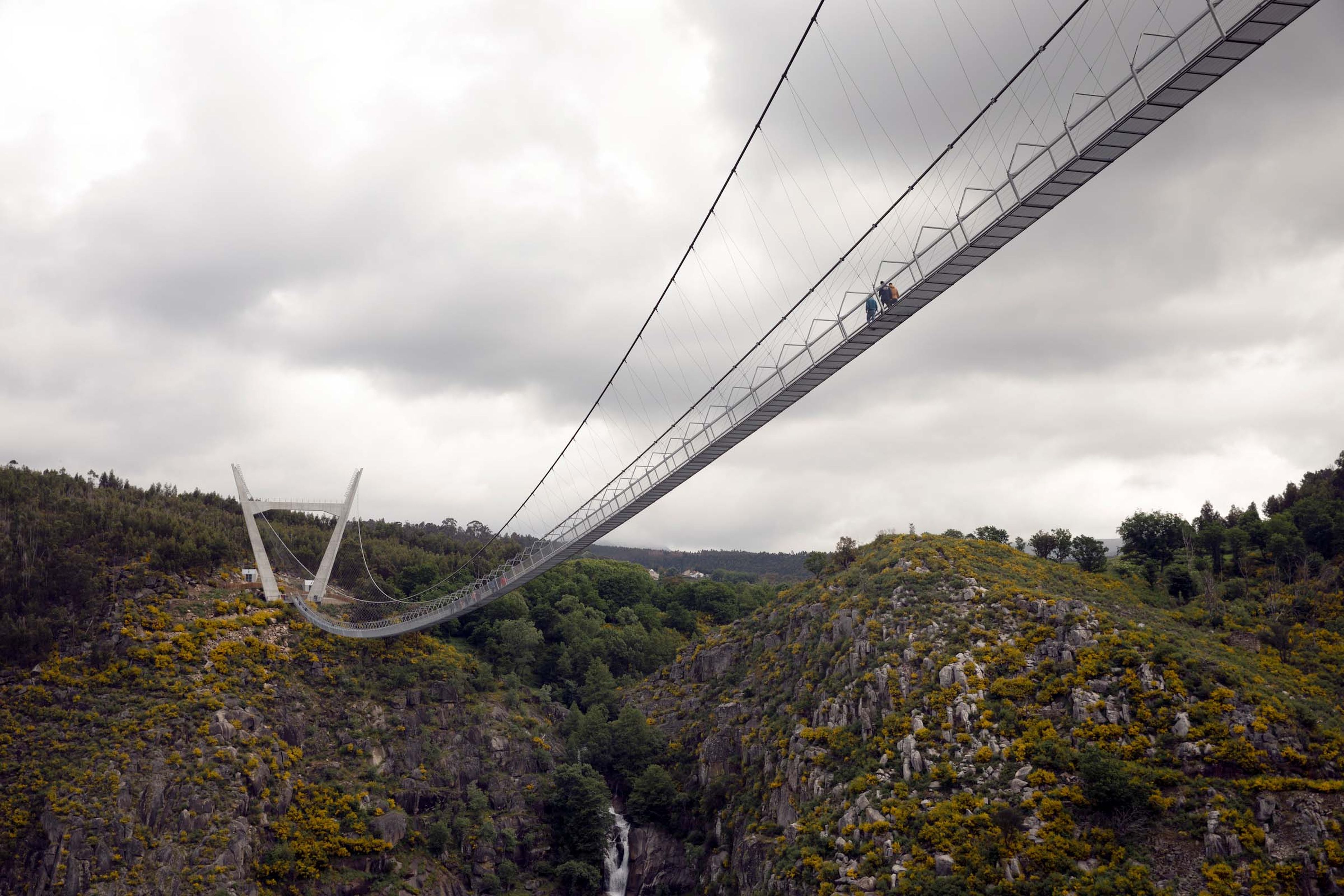 Así es el puente colgante peatonal más largo del mundo, en Portugal y abierto al público