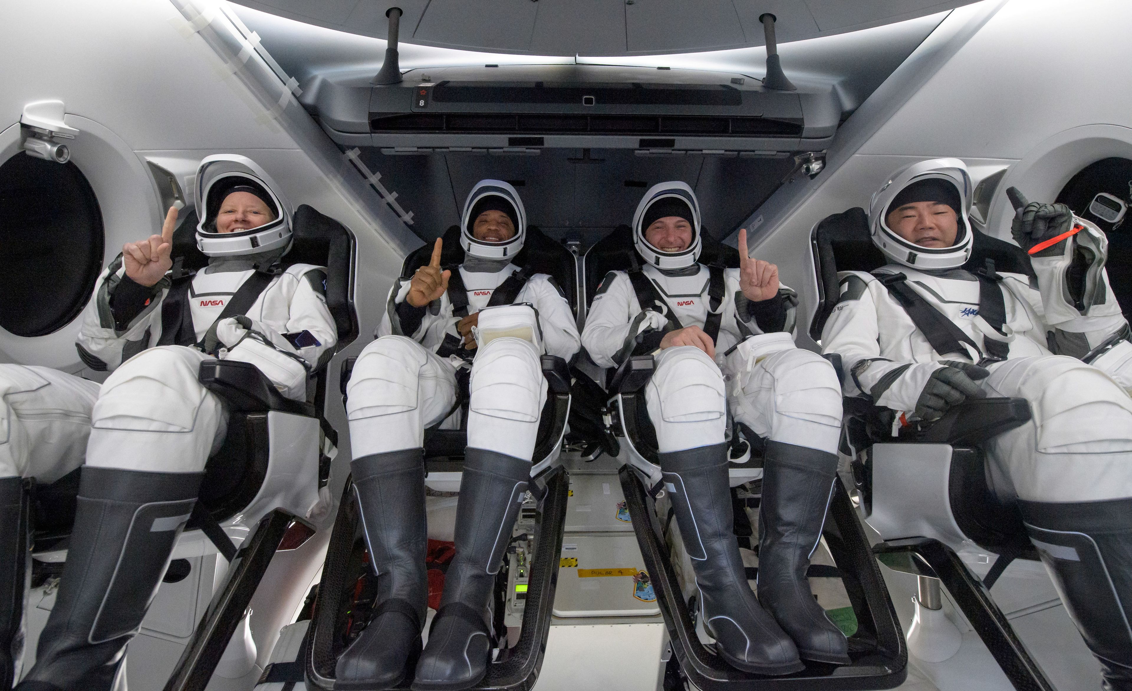 Astronautas de la NASA de la Crew-1.