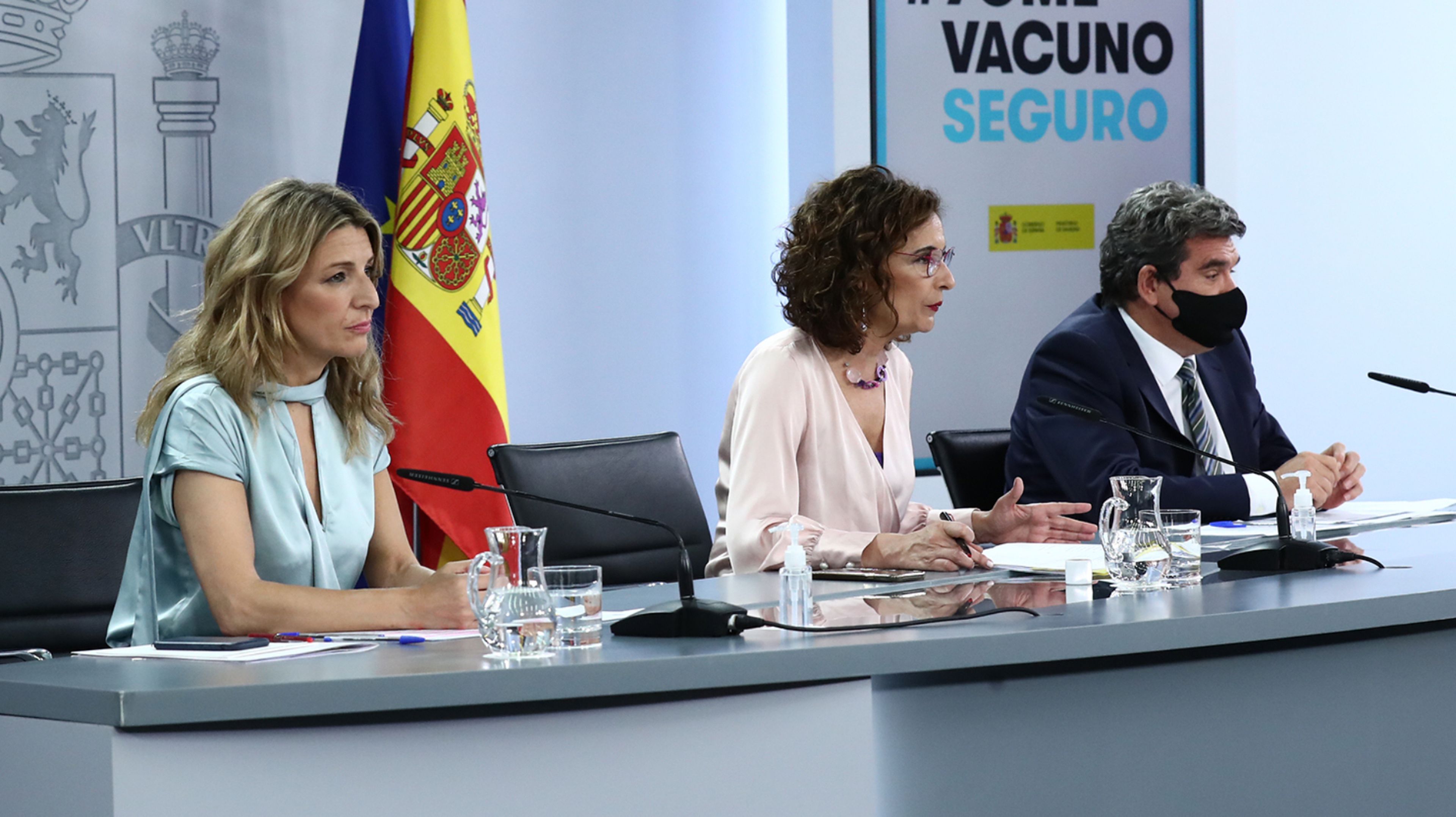 La vicepresidenta tercera, Yolanda Díaz, la ministra de Hacienda, María Jesús Montero, y el de Inclusión y Seguridad Social, José Luis Escrivá
