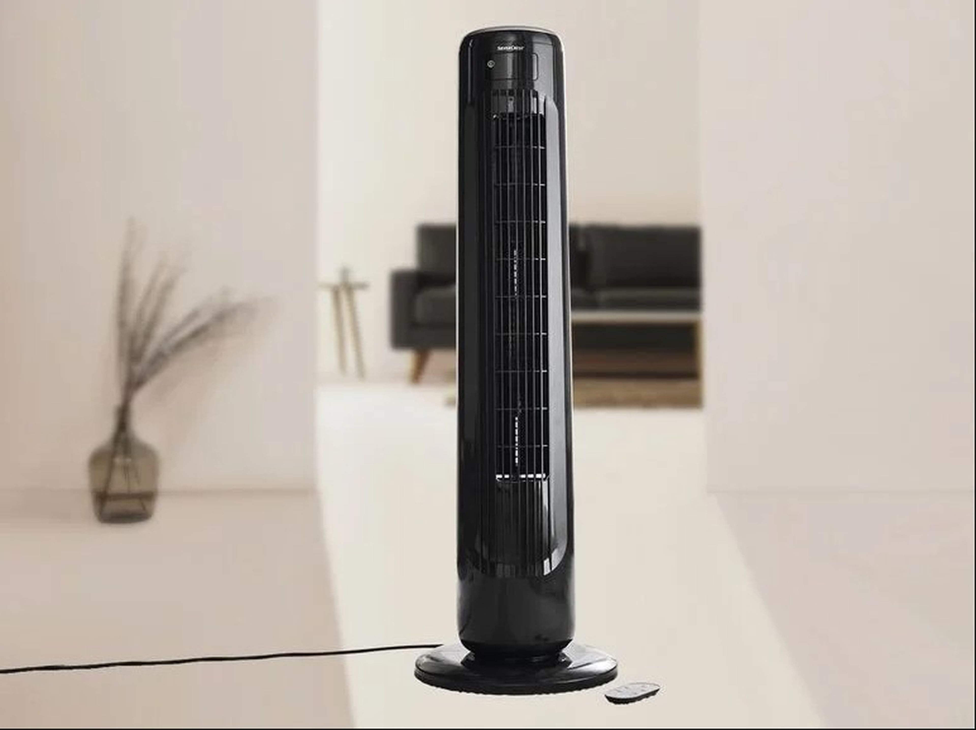 Lidl ofrece la forma de superar el calor del verano: un ventilador de torre con pantalla LCD, oscilación y 3 velocidades
