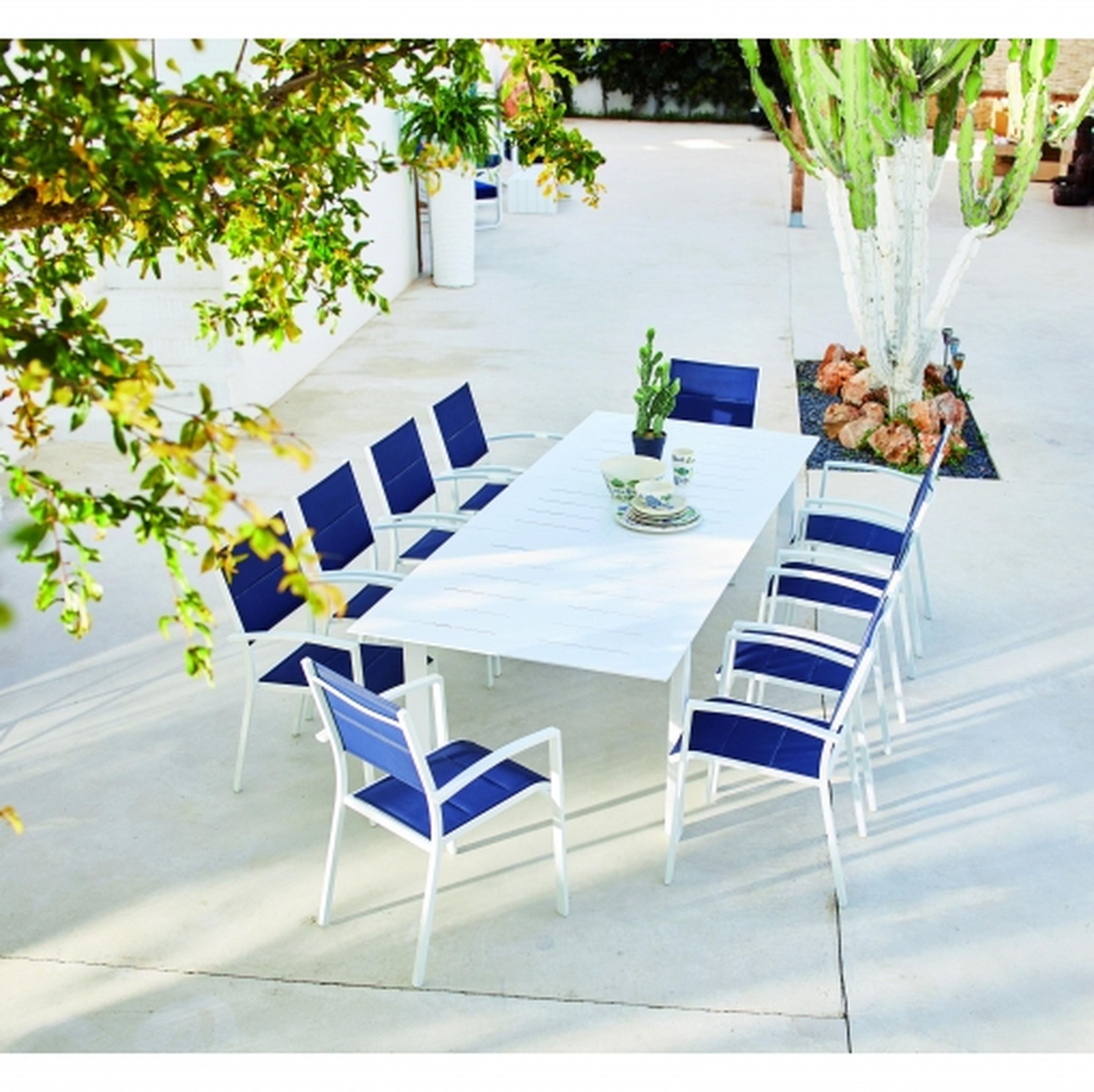 Mesas de comedor para jardín y terraza de Carrefour.