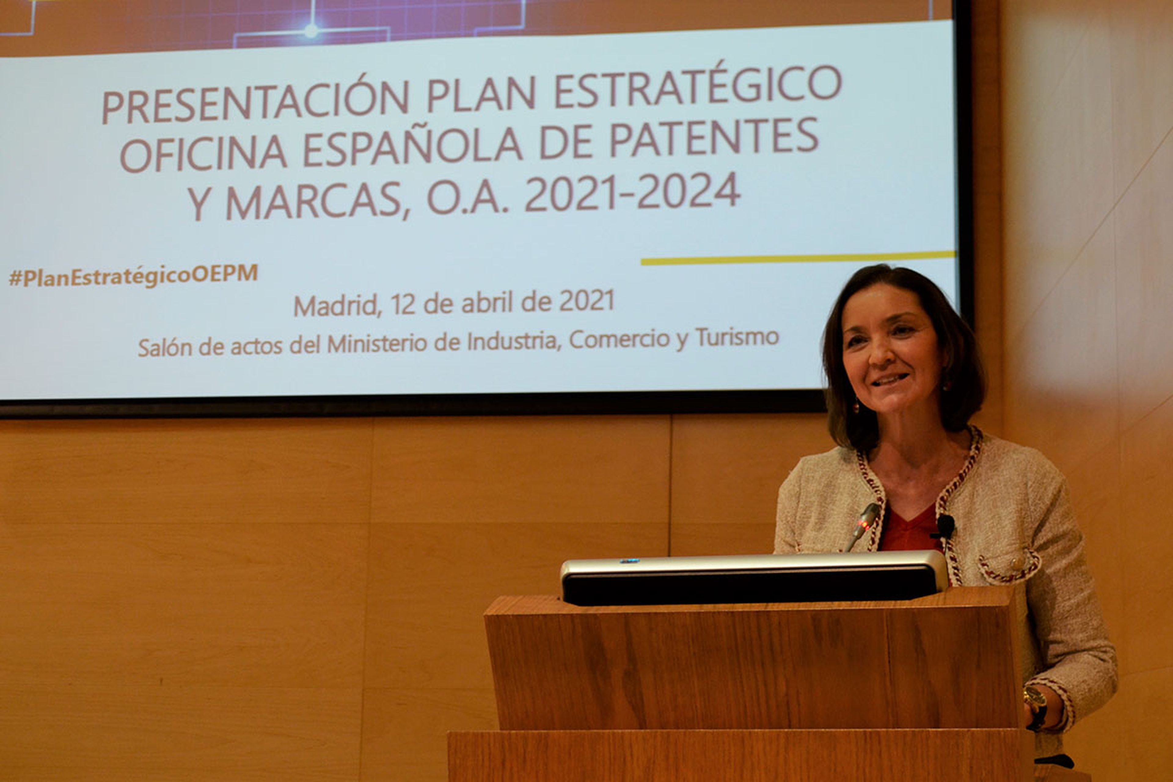 La ministra Reyes Maroto presentando el Plan Estratégico de la OEPM hasta 2024.