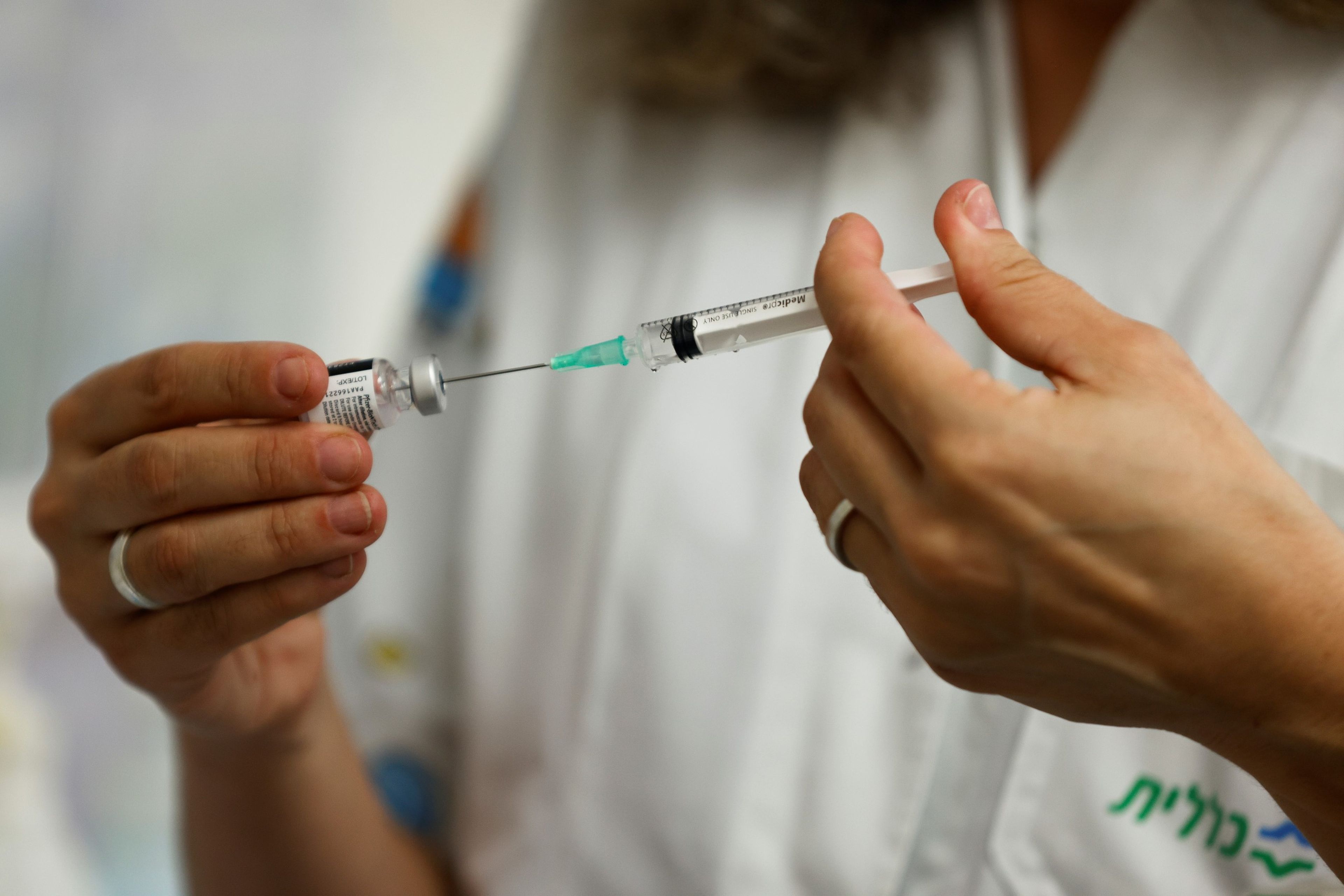 Preparación de la vacuna contra el COVID-19