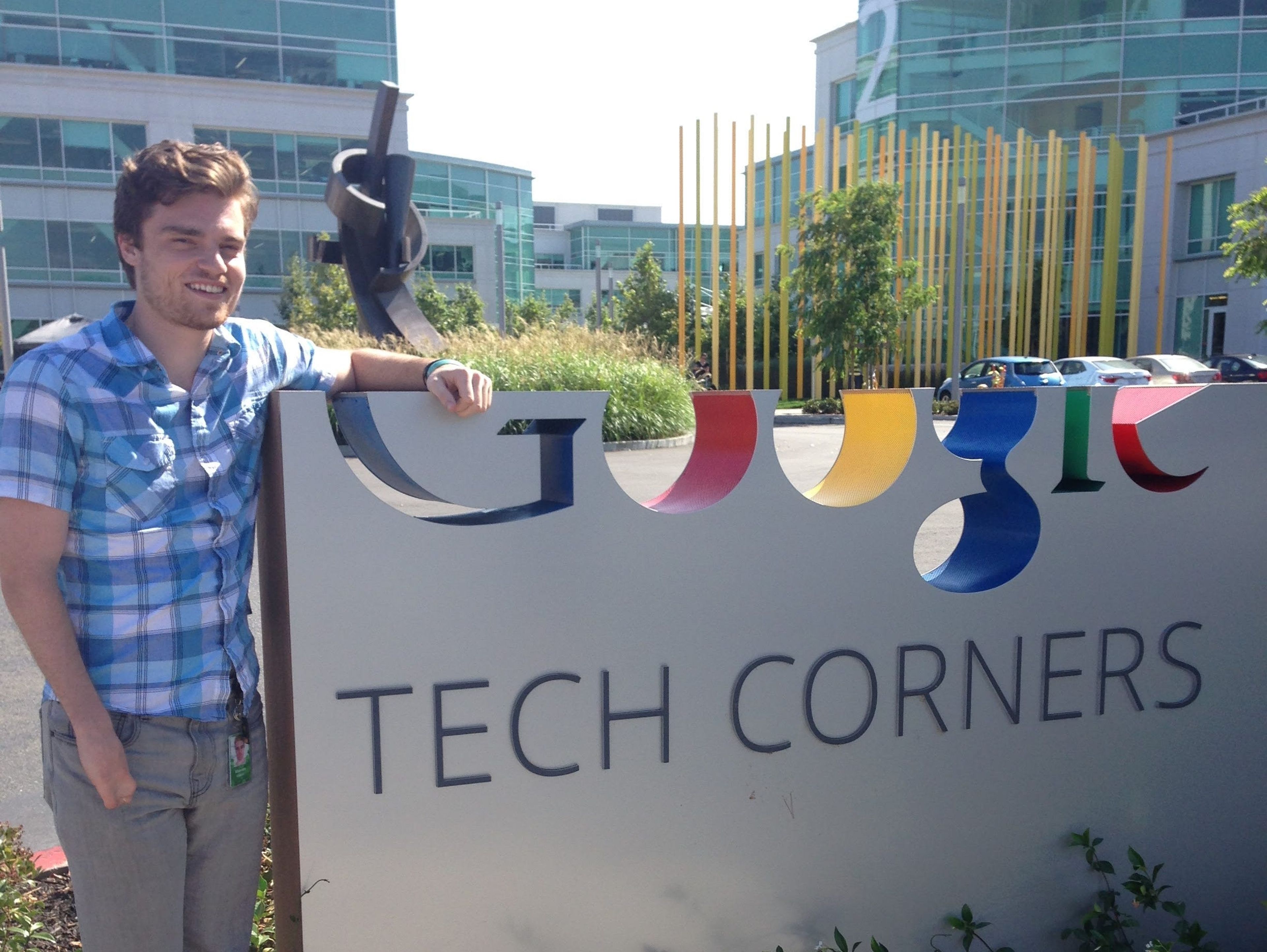 Steven Claunch en el campus de Google.