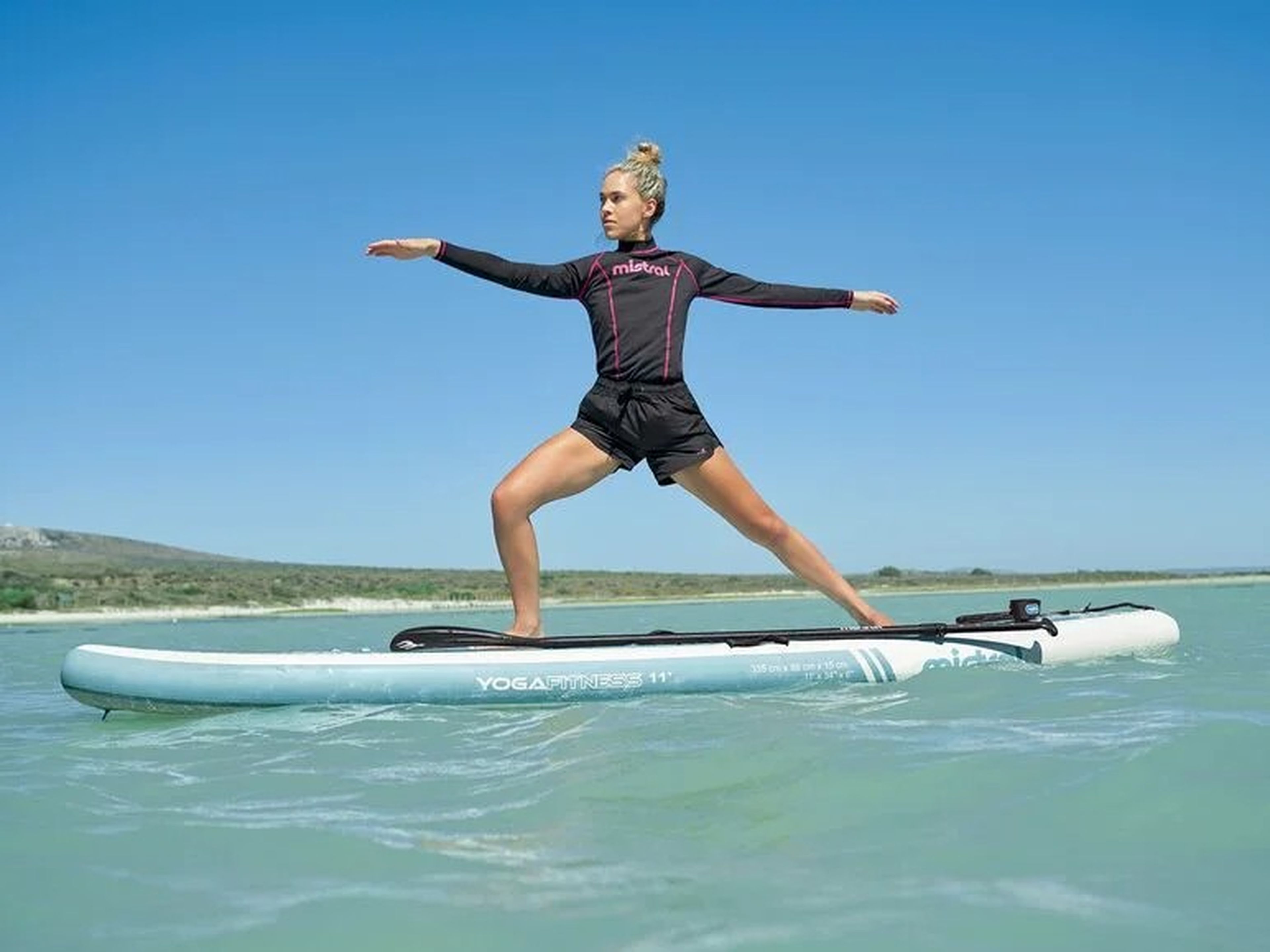 Tabla paddle surf y yoga para el agua.