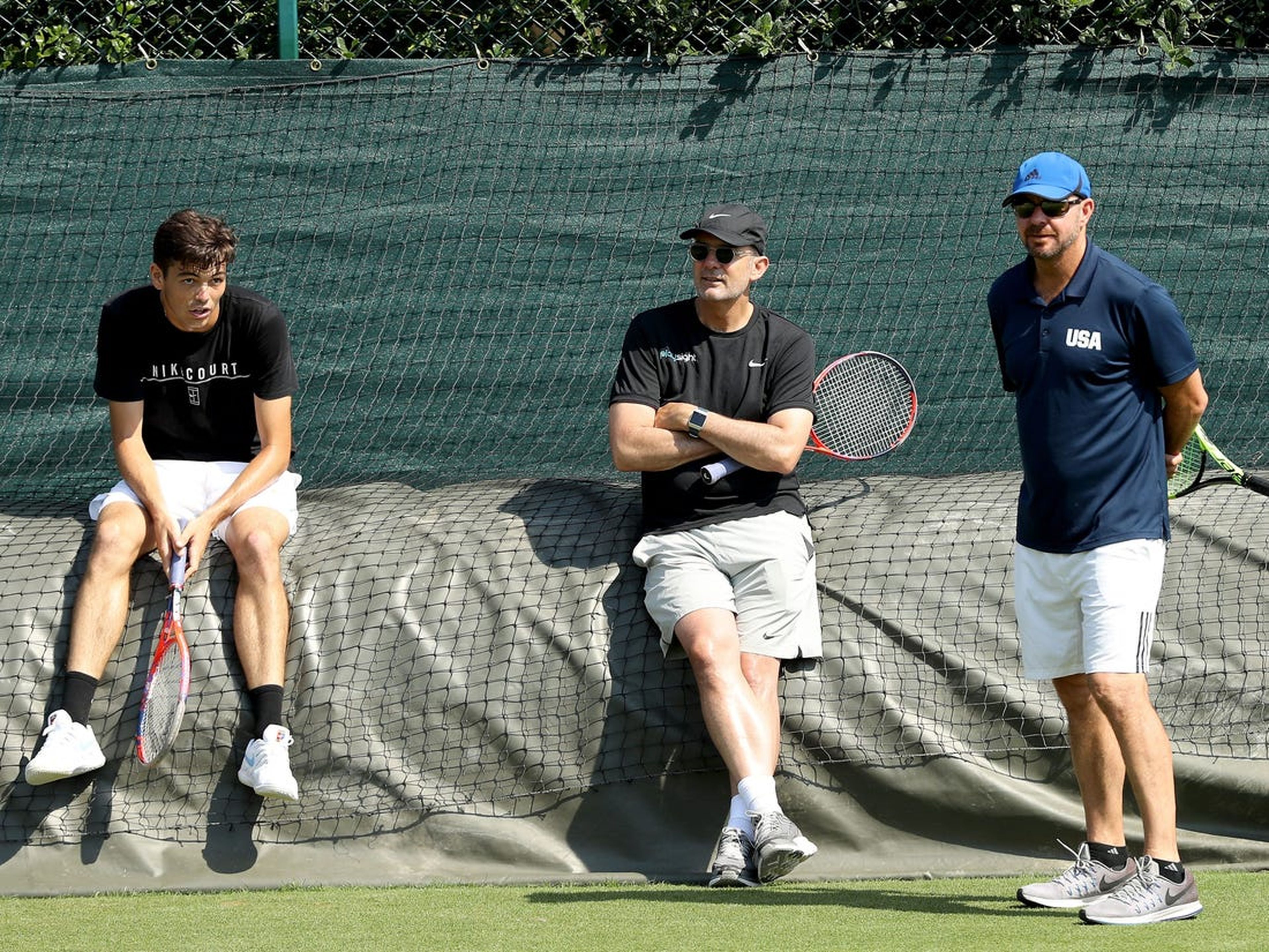 El entrenador David Nainkin (derecha) es el entrenador de tenis masculino del equipo de Estados Unidos para los Juegos Olímpicos de Tokio.
