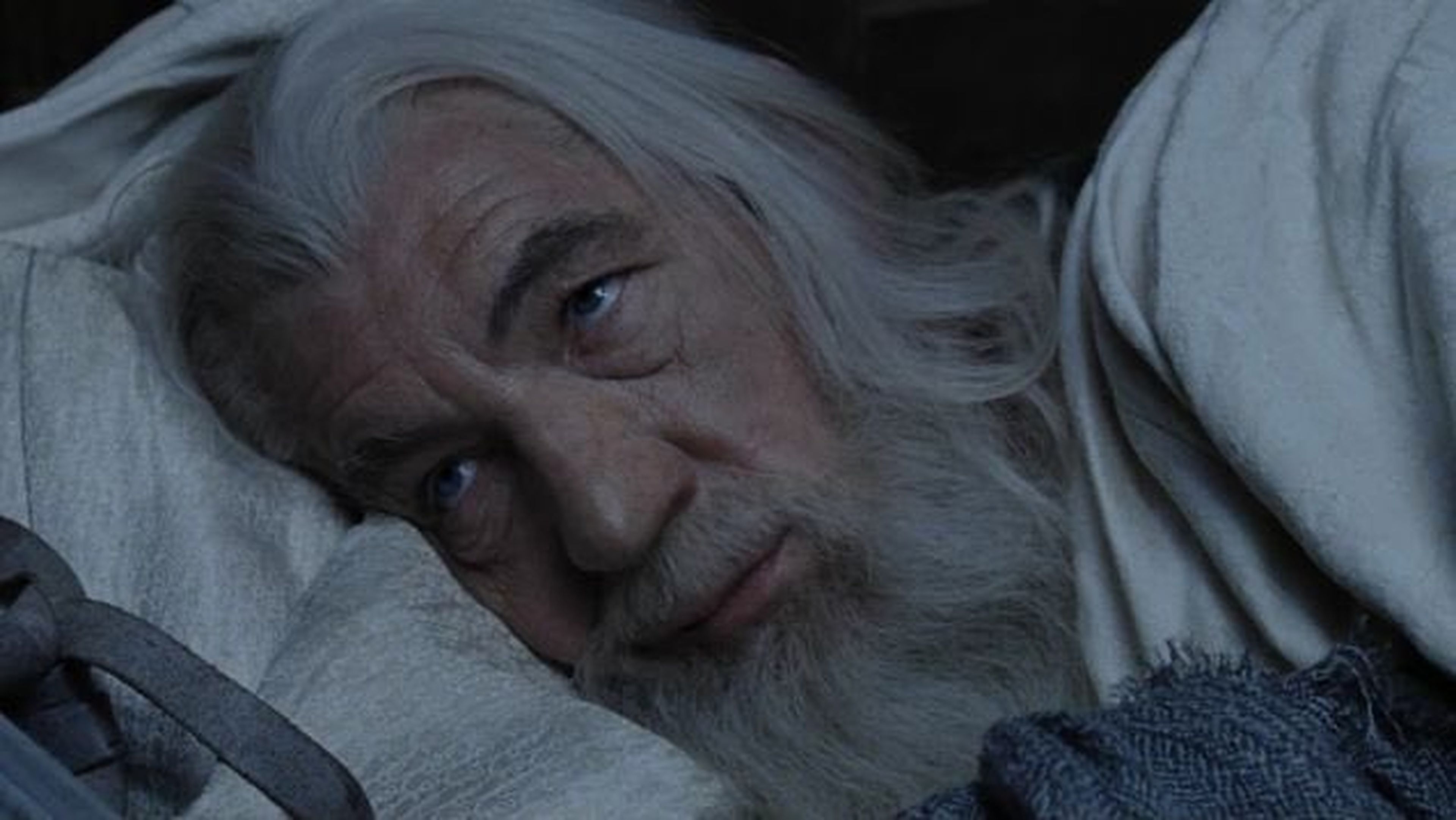 Gandalf durmiendo con ojos abiertos