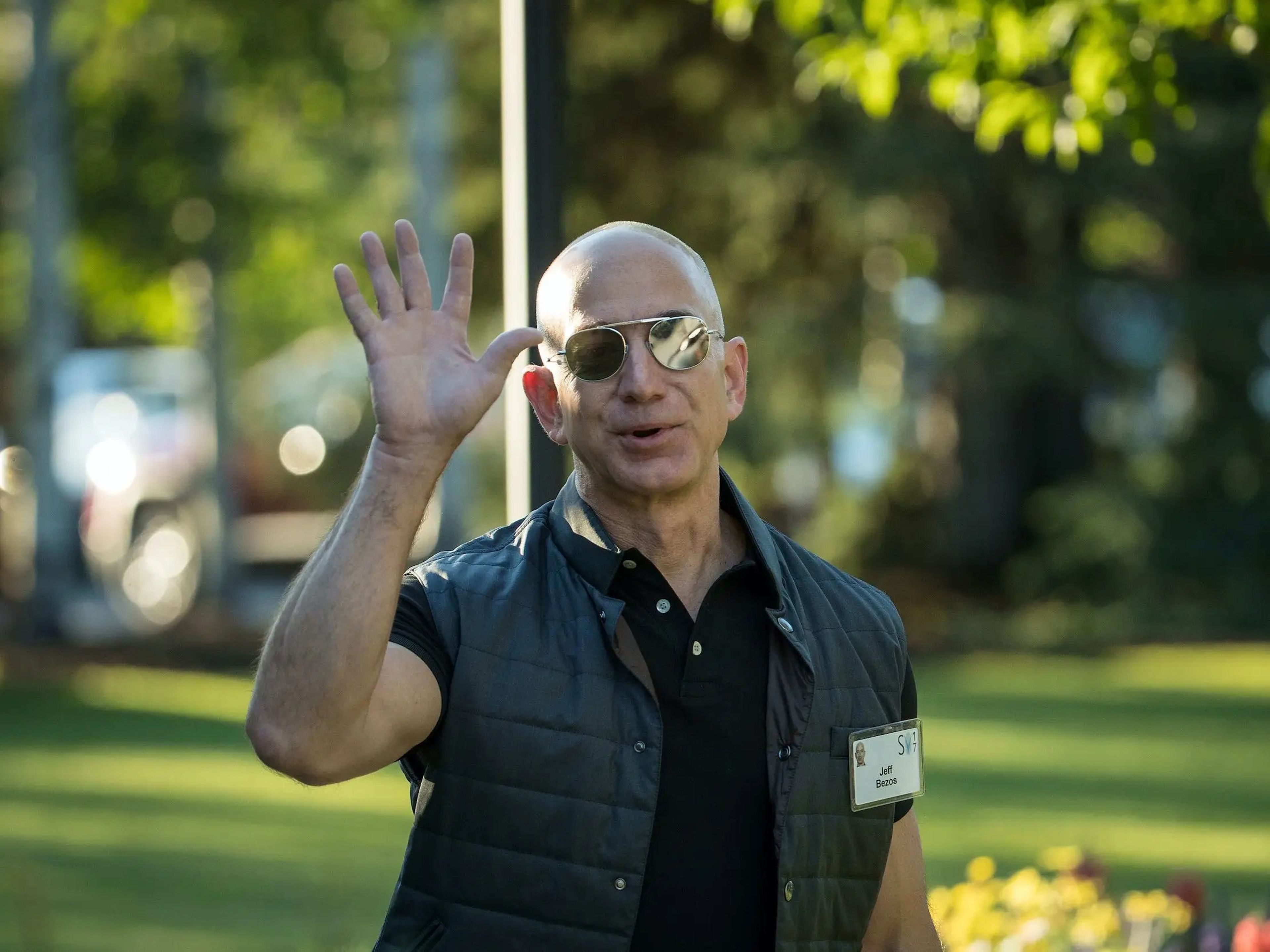 Jeff Bezos waving Sun Valley conference