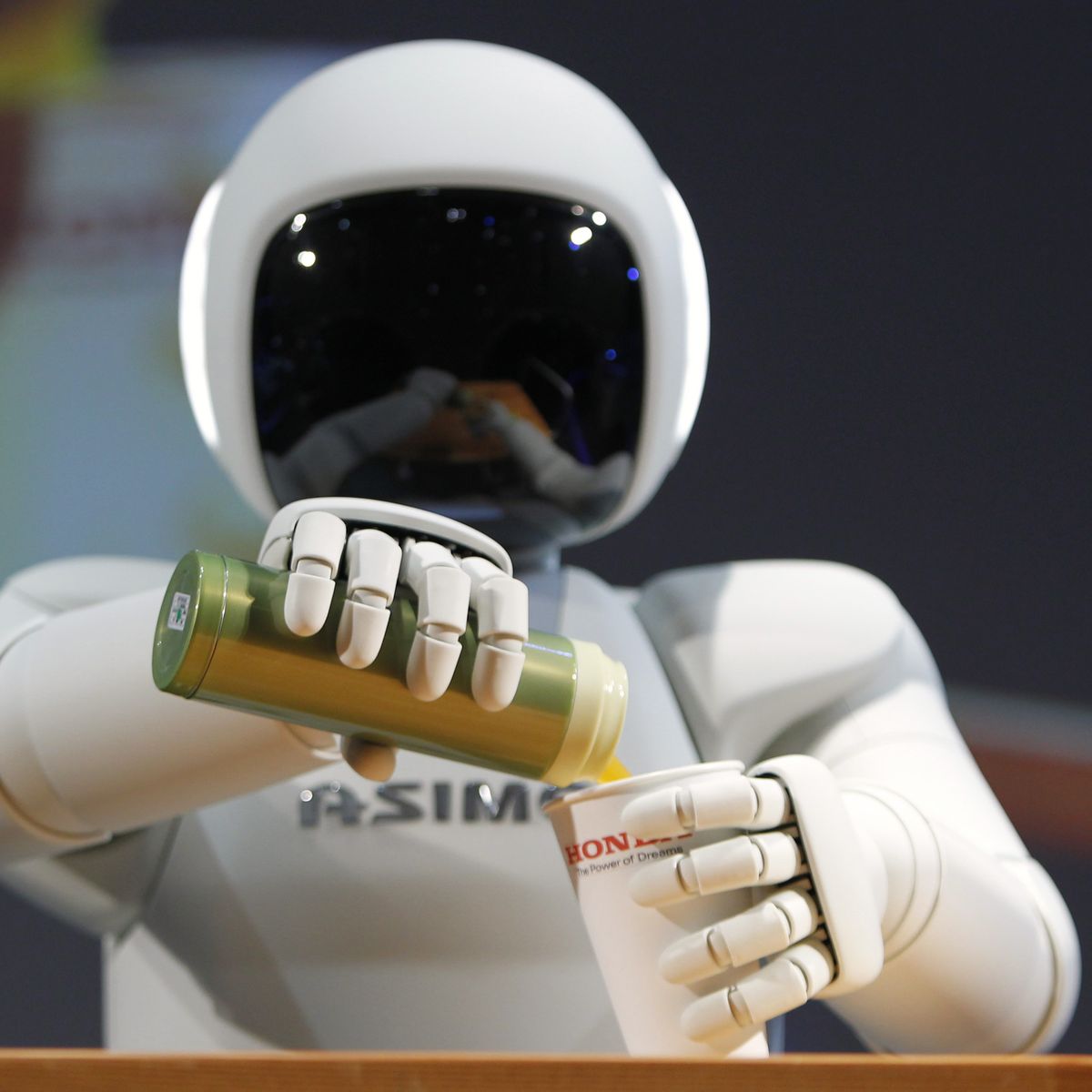 5 robôs humanoides que se tornaram famosos mundialmente - Forbes