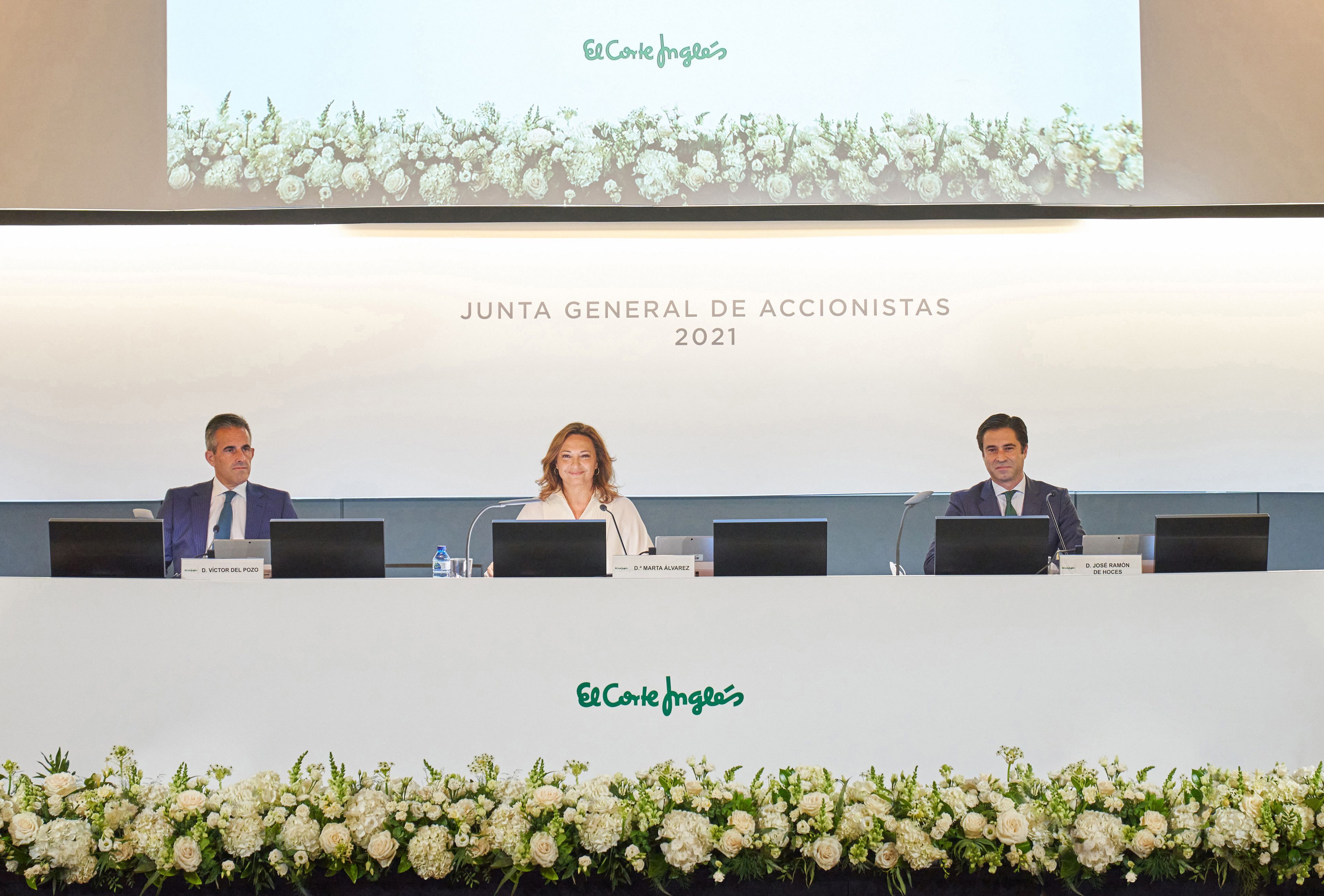 De izquierda a derecha, los directivos de El Corte Inglés Víctor del Pozo, consejero delegado, Marta Álvarez, presidenta, y José Ramón de Hoces, consejero secretario.