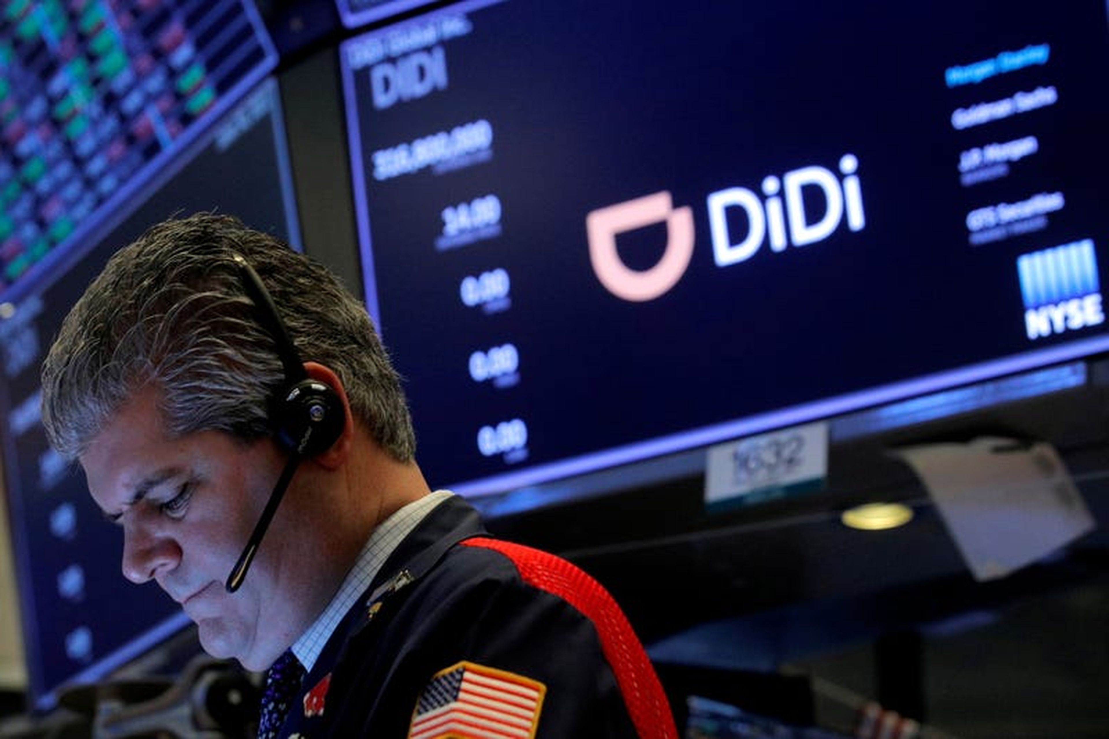 La aplicación china de transporte compartido Didi Global recaudó más de 3.700 millones de euros en su debut en Wall Street. 2 días después, colapsó bajo el escrutinio regulatorio.