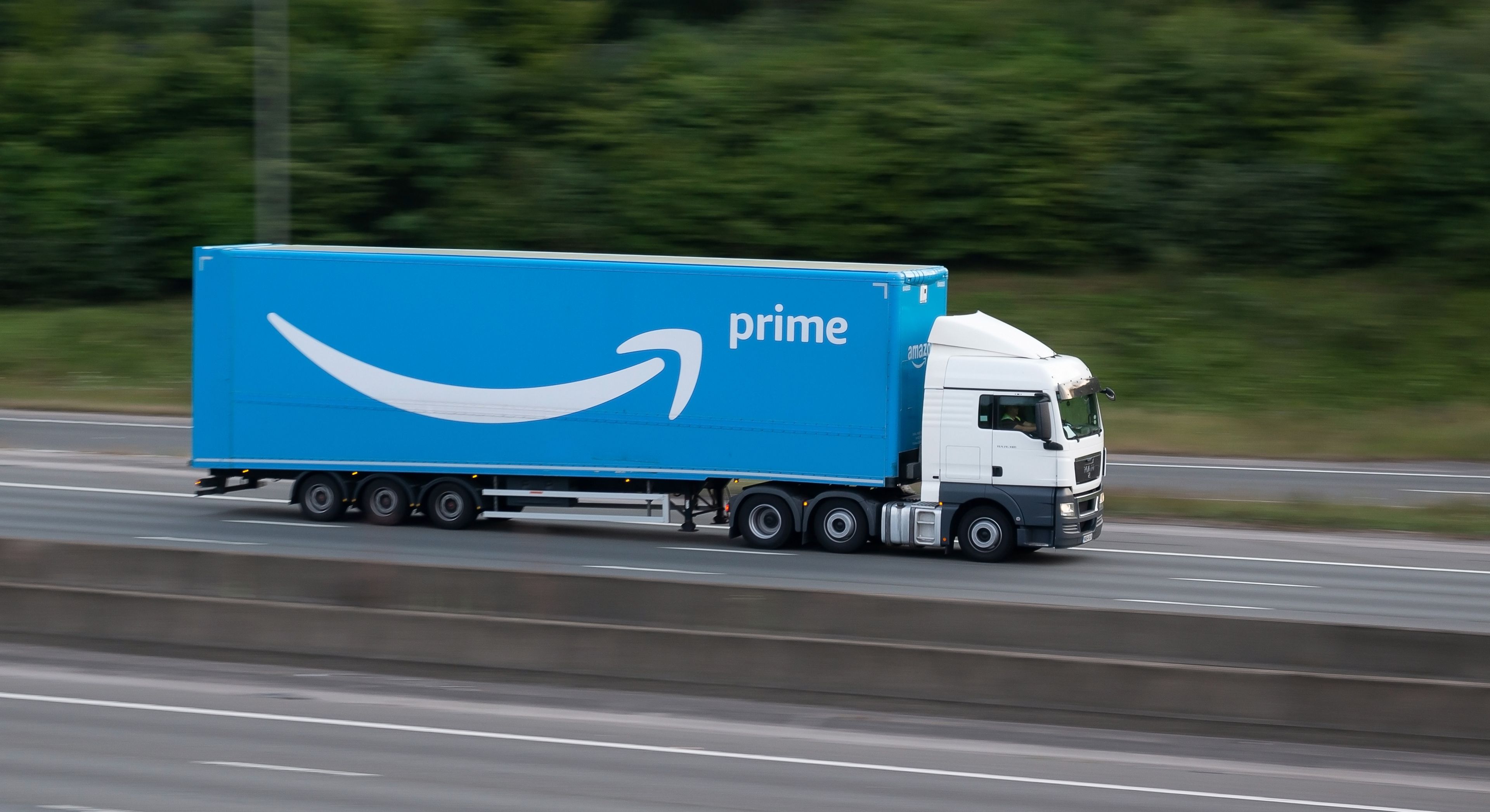 Camión de Amazon Prime