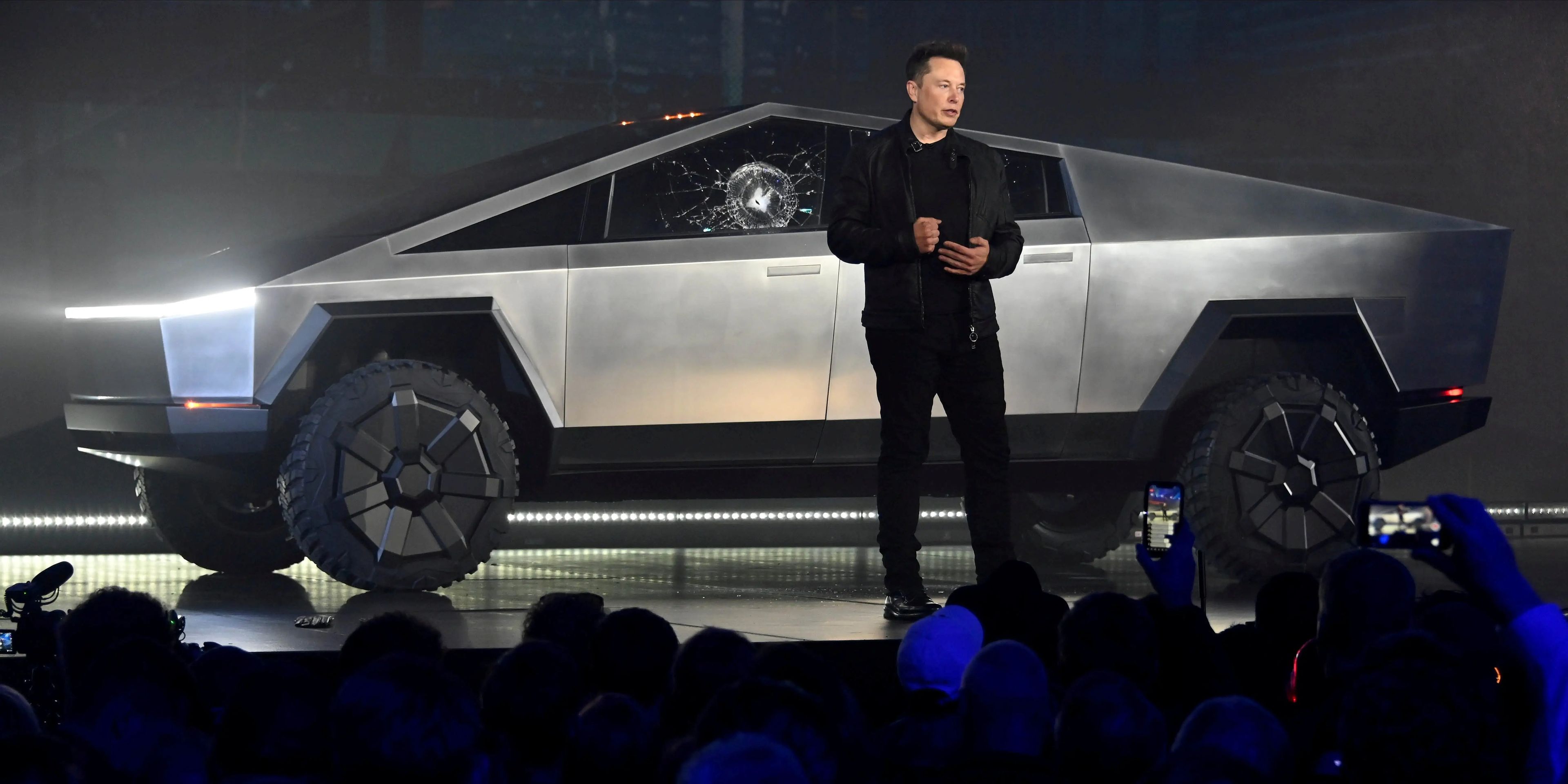 Elon Musk y el Cybertruck.