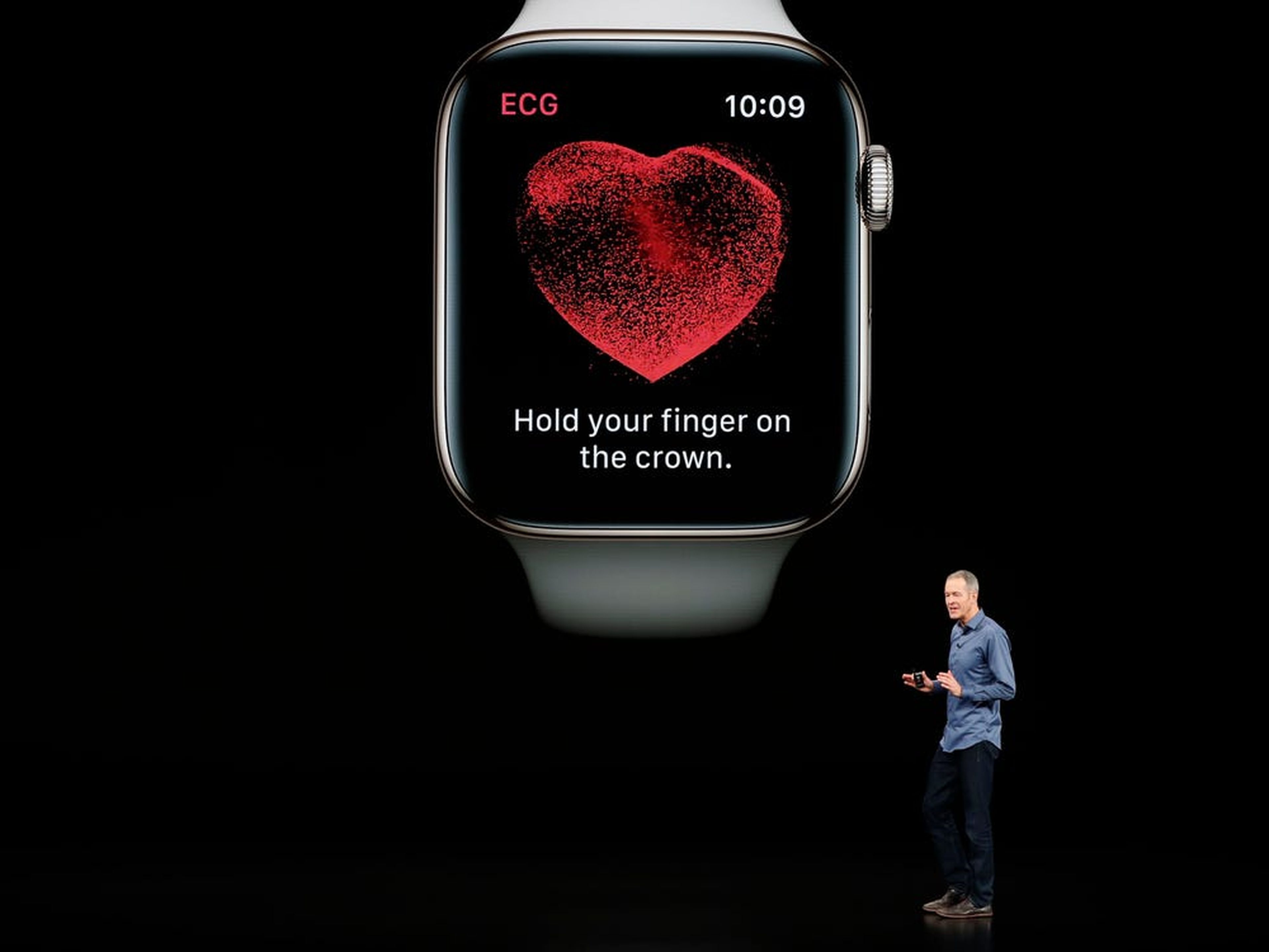 Jeff Williams, director de operaciones de Apple, habla sobre el Apple Watch Series 4 en un evento de lanzamiento.