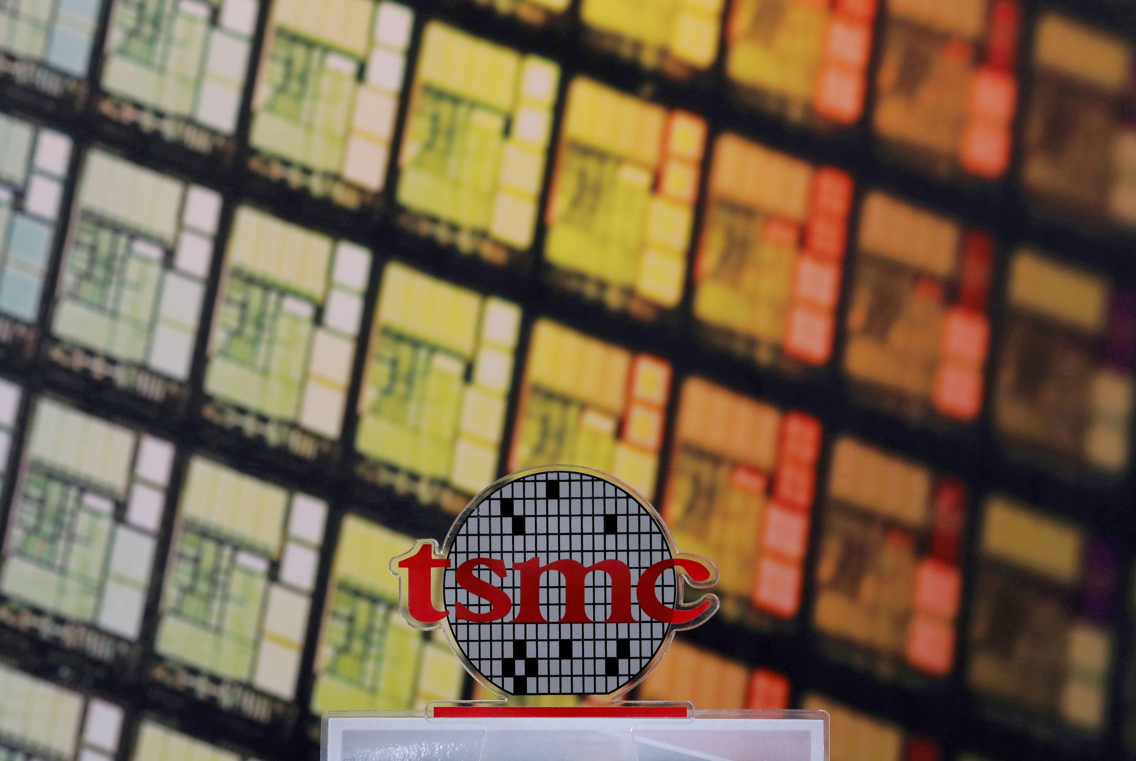 Logotipo de TSMC en su sede en Hsinchu (Taiwán)