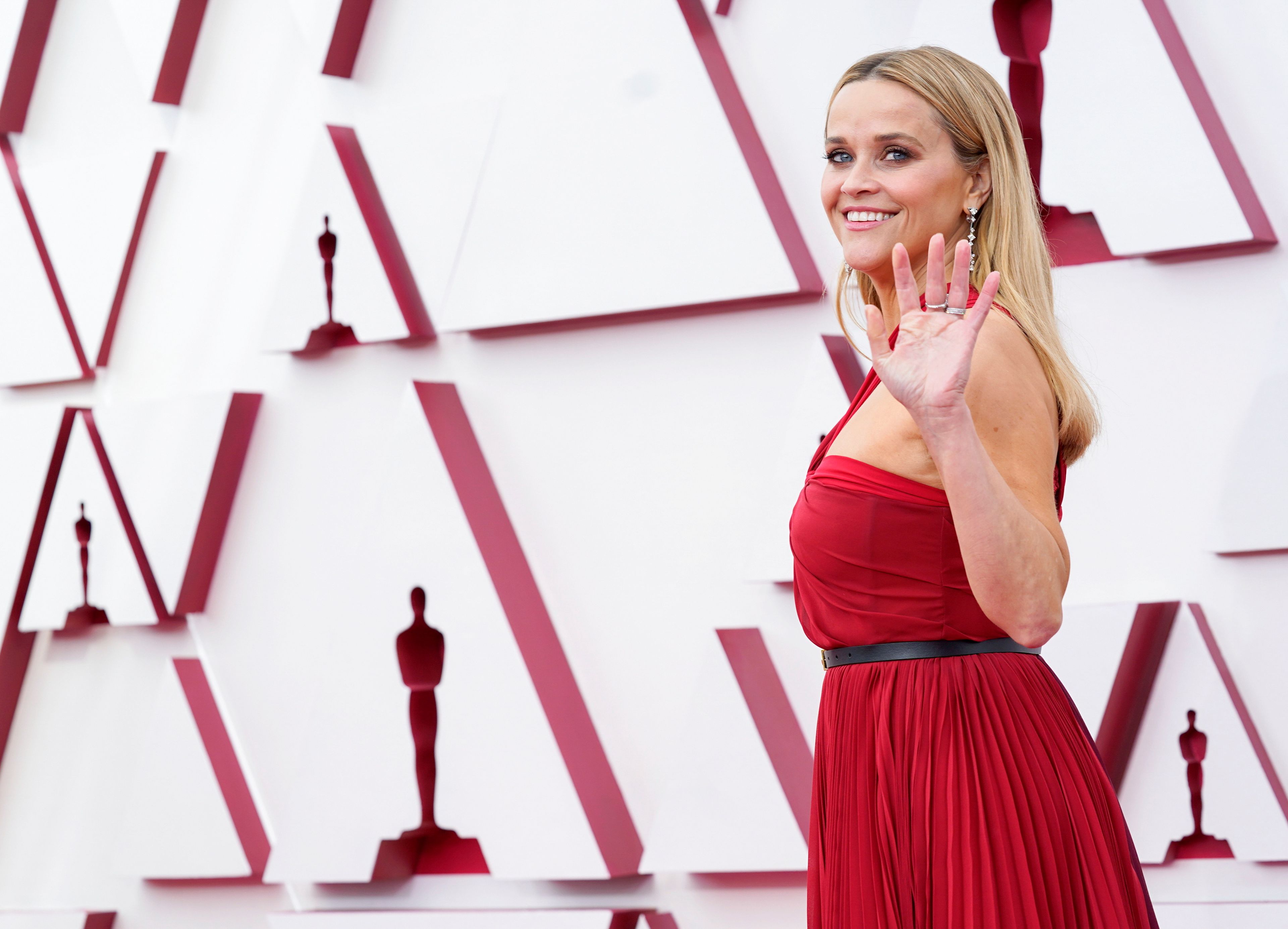 Reese Wtiherspoon, en la alfombra roja de los premios Oscar, el 25 de abril de 2021.