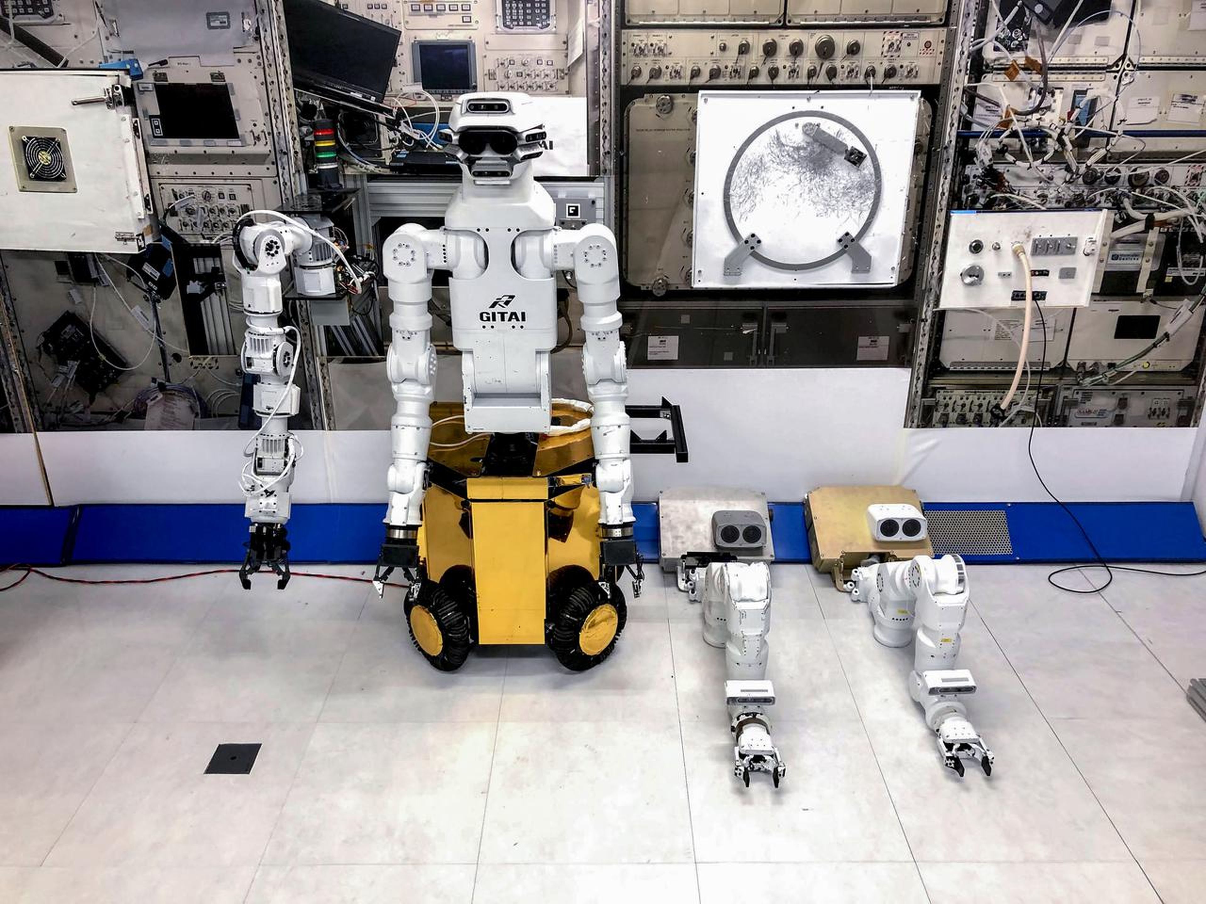 Robot Nanoracks-GITAI, que viaja al espacio de la mano de SpaceX. NASA
