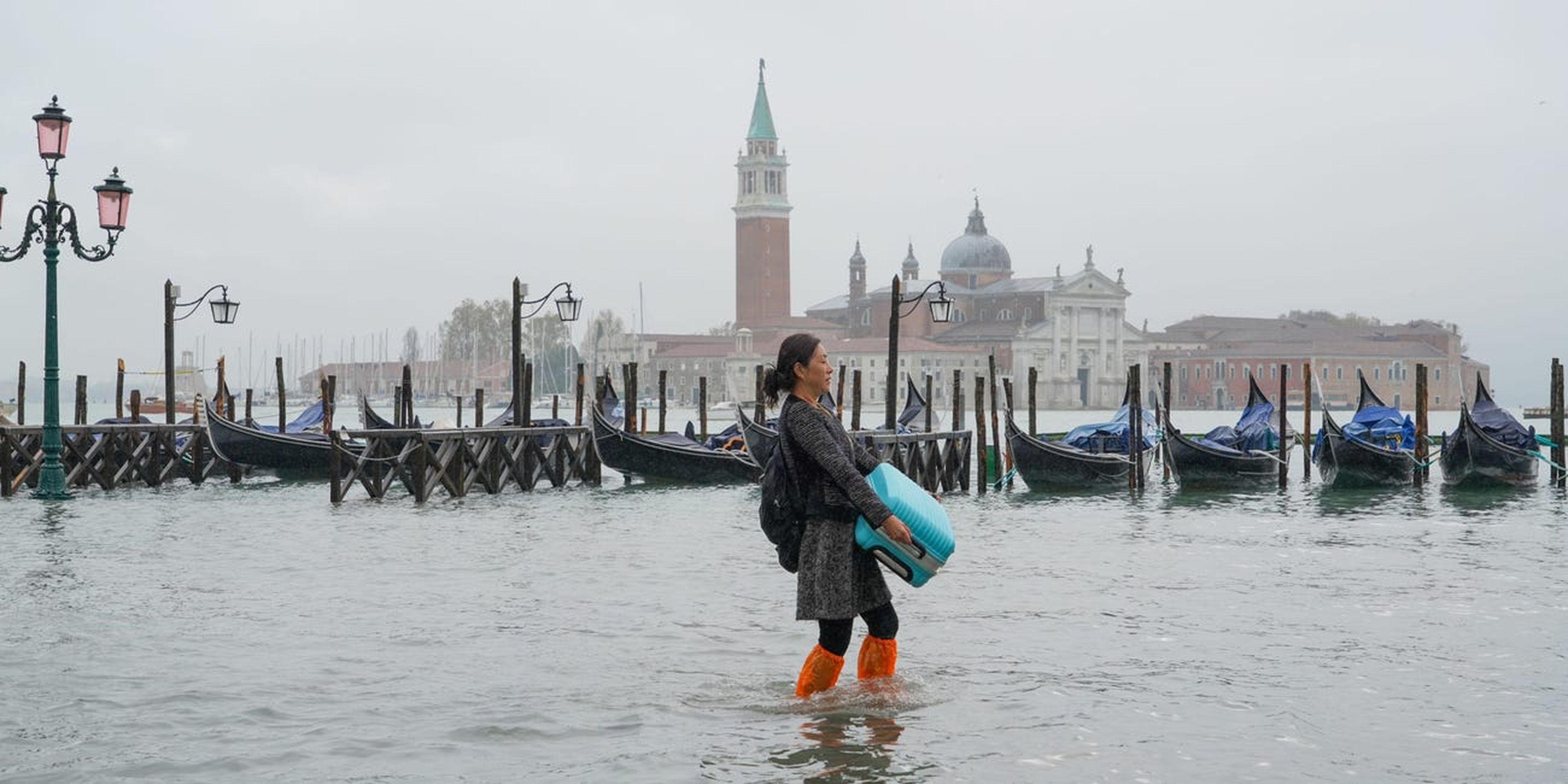 La marea alta de Venecia inunda la plaza de San Marcos en noviembre de 2020.