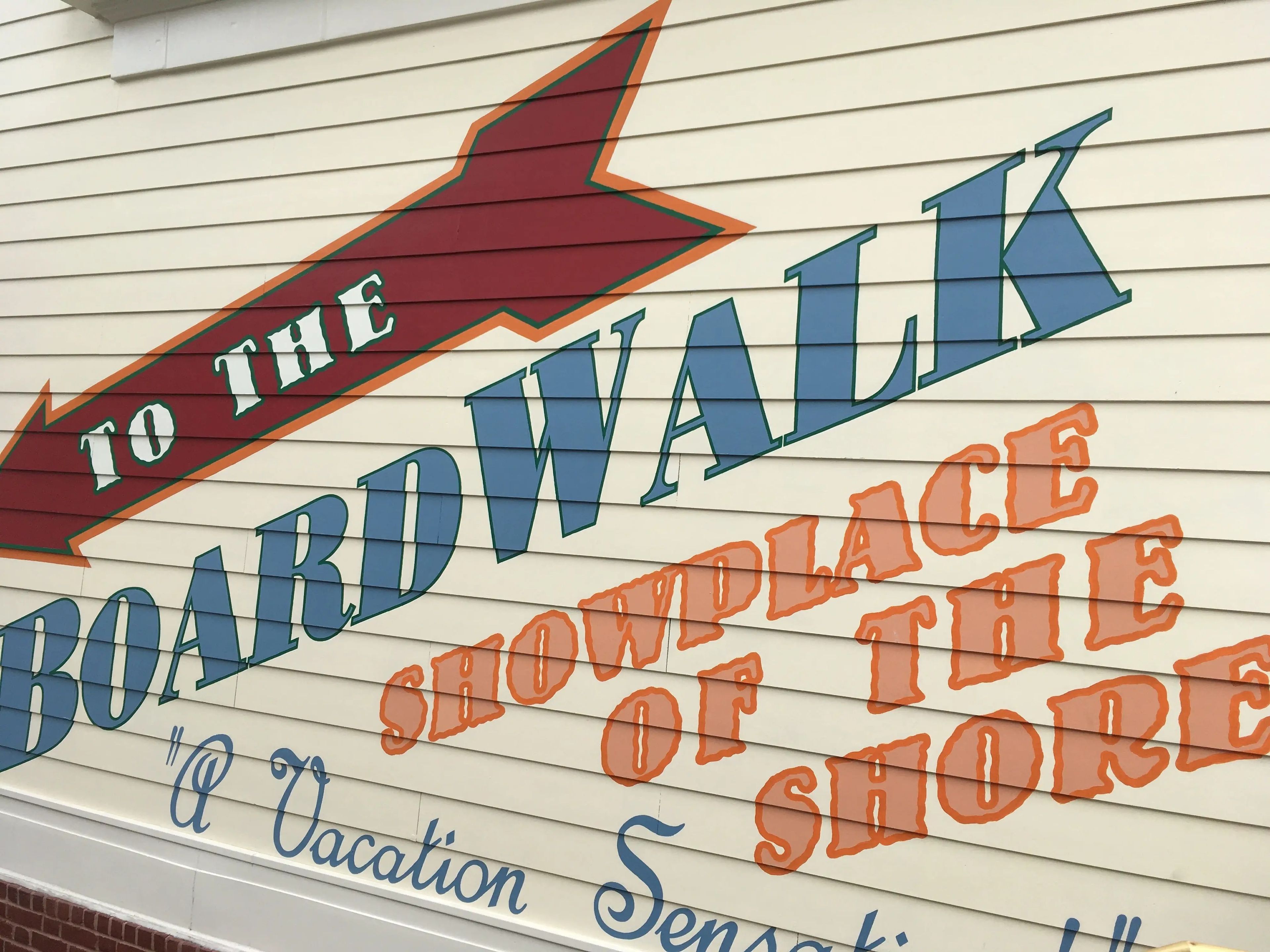 El área de BoardWalk tiene restaurantes, tiendas, juegos y más.