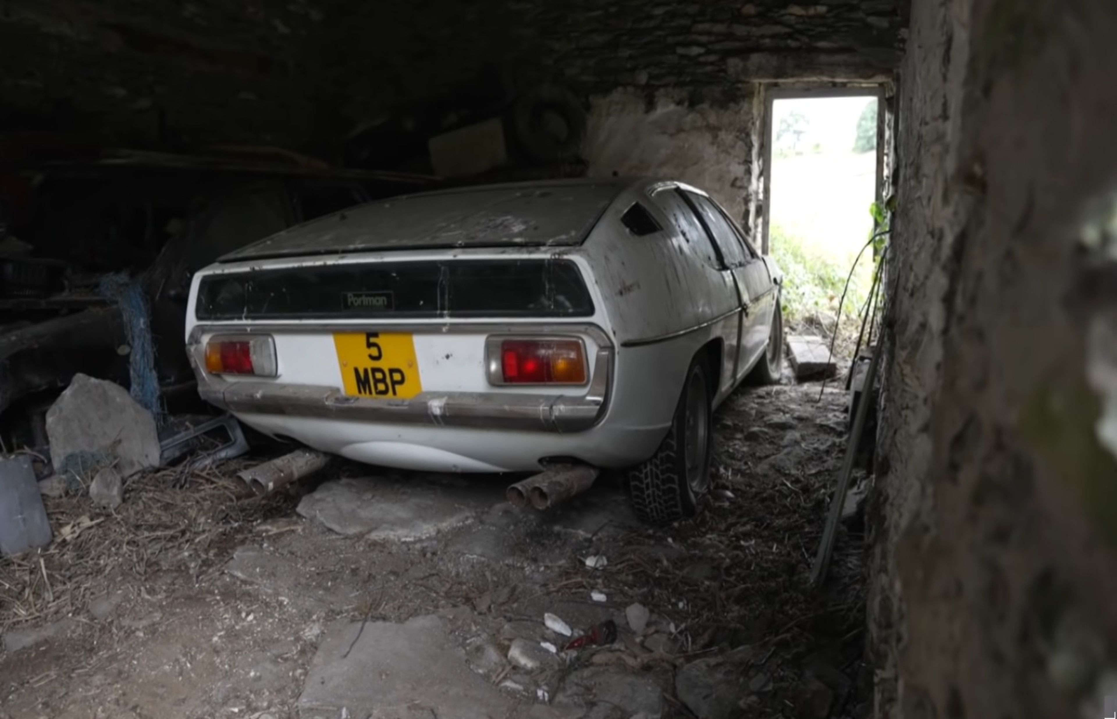 Lamborghini abandonado