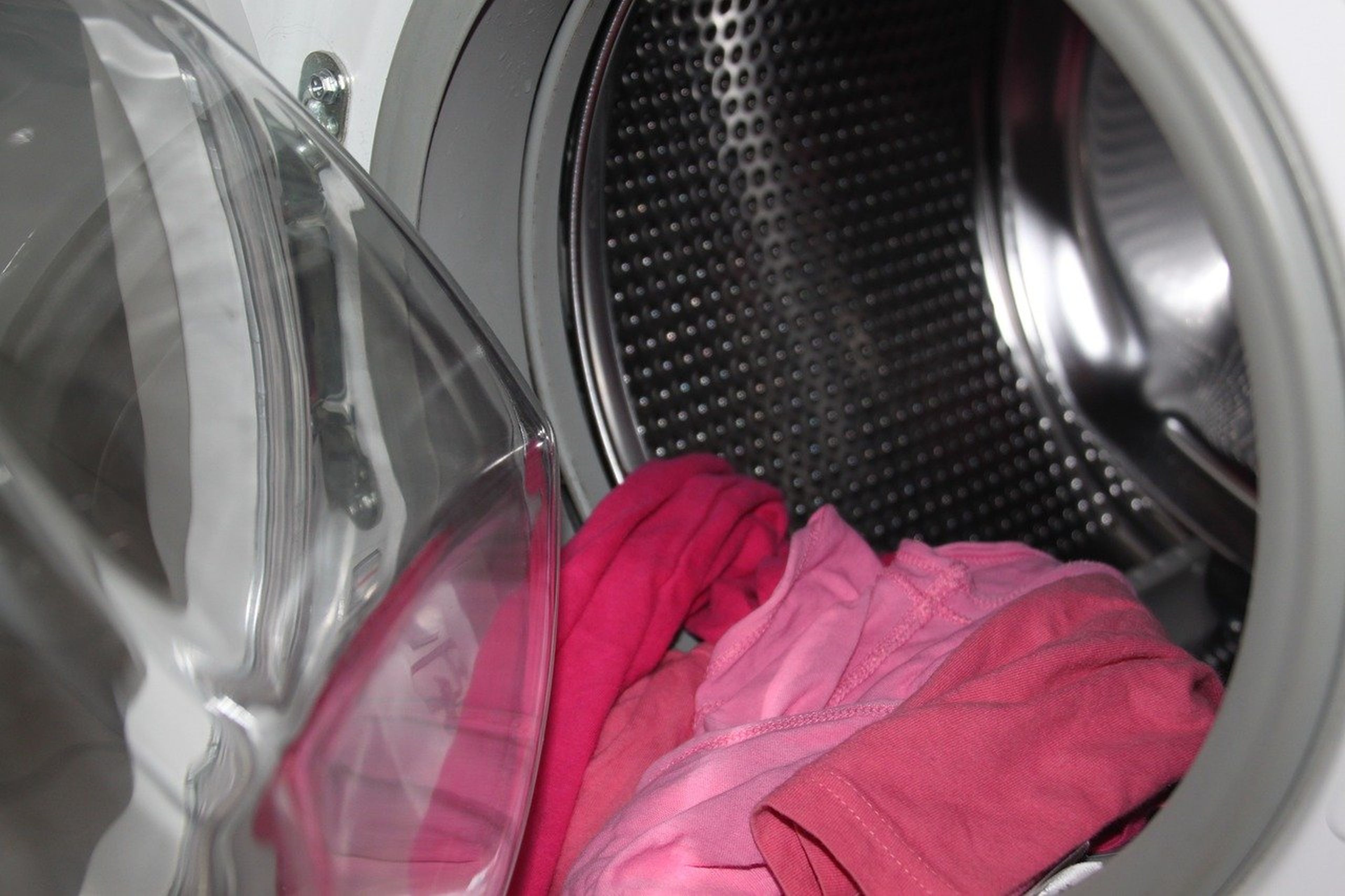 Qué puedes hacer cuando la lavadora te mancha la ropa? | Business Insider  España