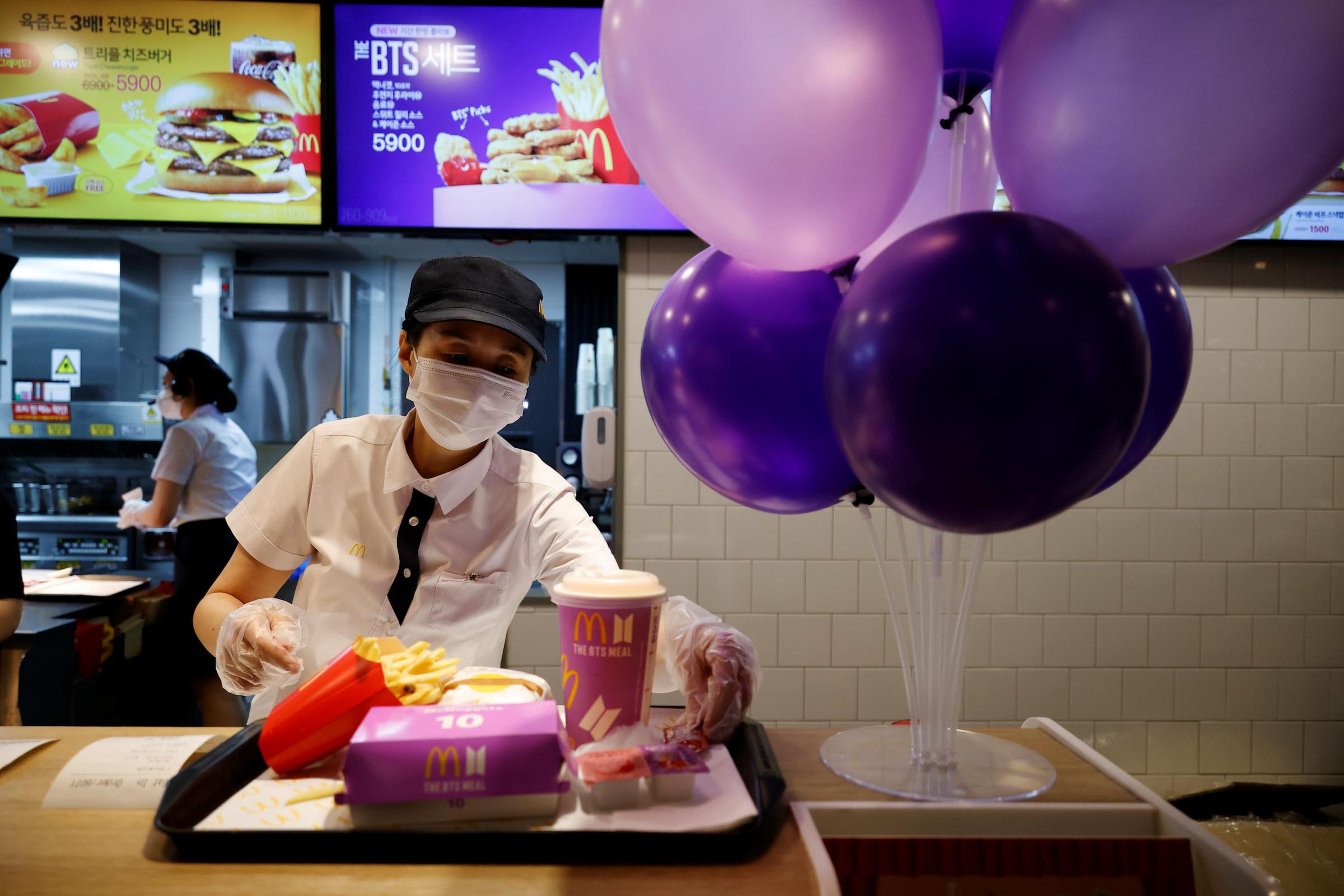 Así se vengan los empleados del McDonald's de los clientes bordes, según una extrabajadora de la cadena que también denuncia las condiciones laborales