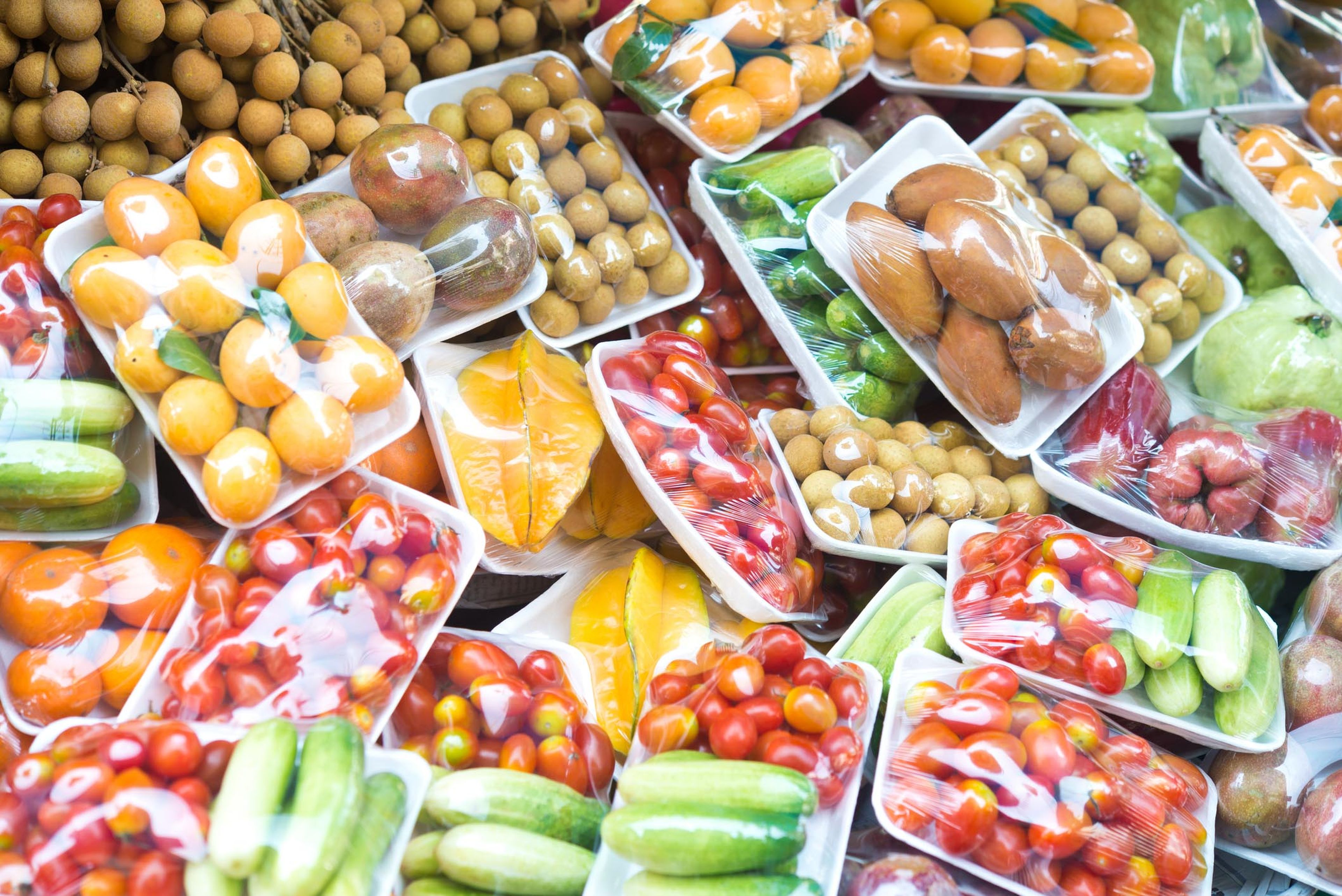 La venta de fruta y verdura en envases de plástico estará prohibida en España a partir de 2023