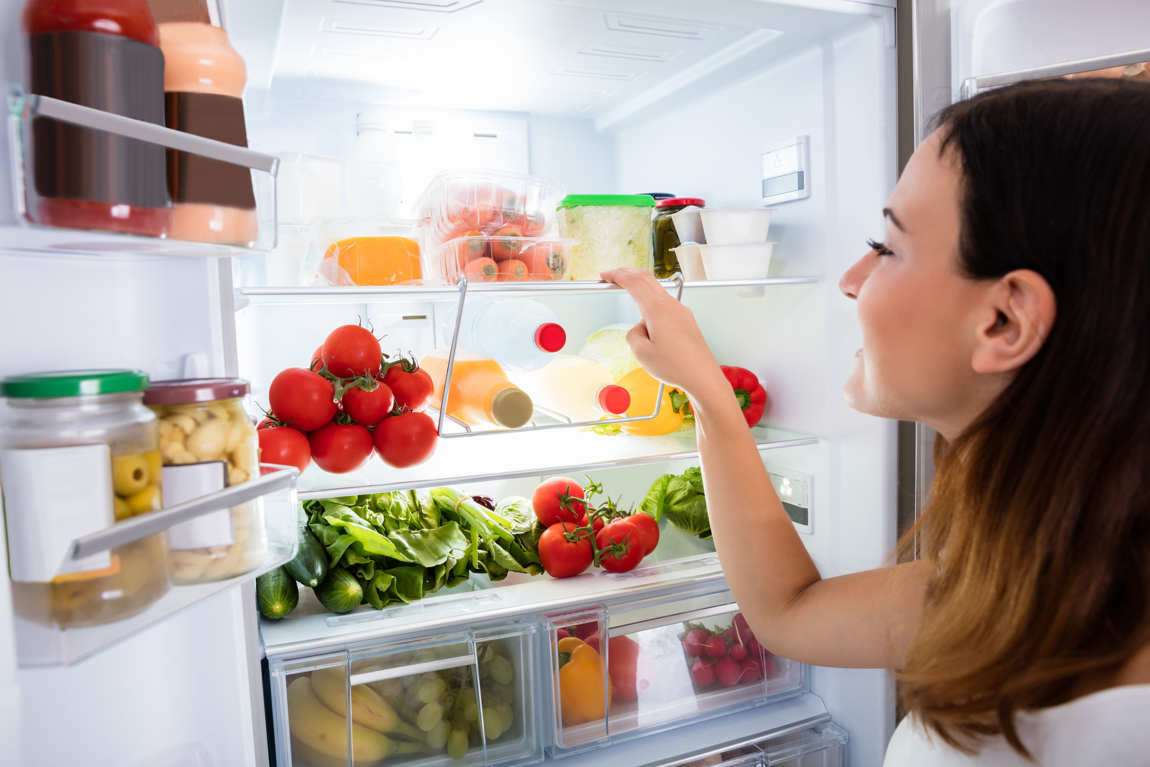 Питание холодильника. Холодильник полезных продуктов. Видео Кристина холодильник продуктов. Продукты в холодильнике Миланы королевой. Если у вас есть еда в холодильнике одежда на теле.