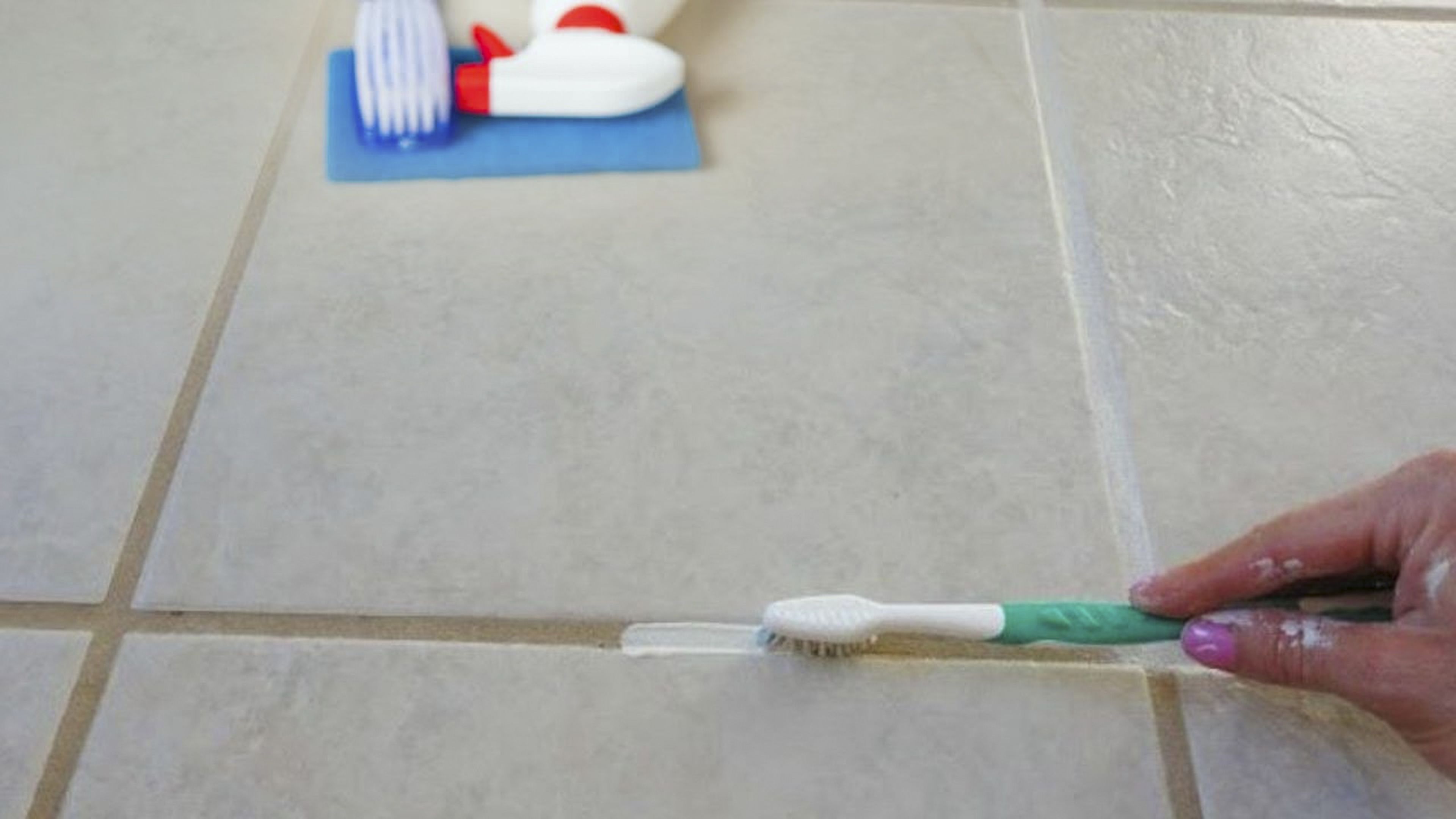Cómo limpiar las juntas en azulejos para cocinas y baños