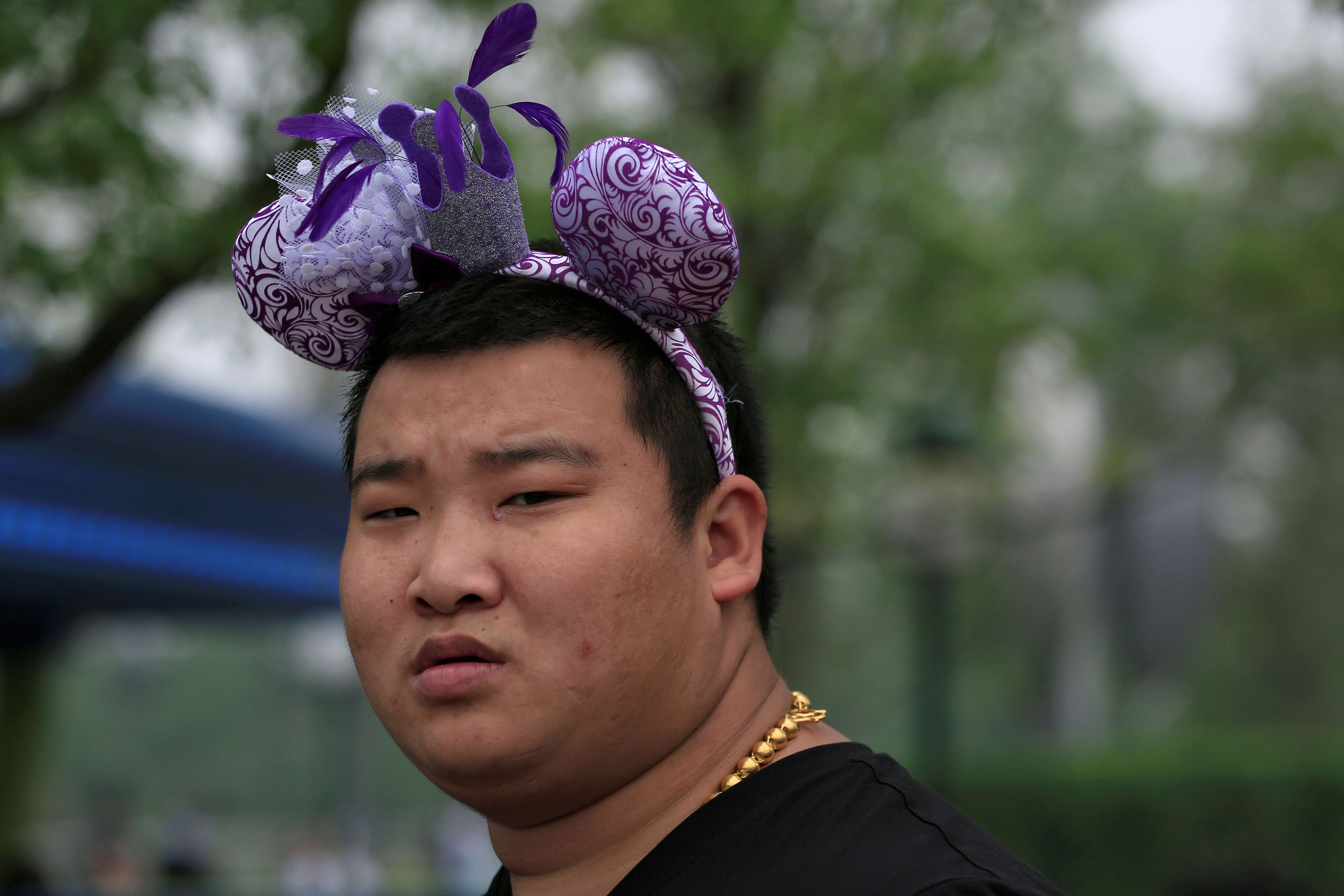 Una persona en la inauguración del Shanghai Disney Resort en Shanghai.