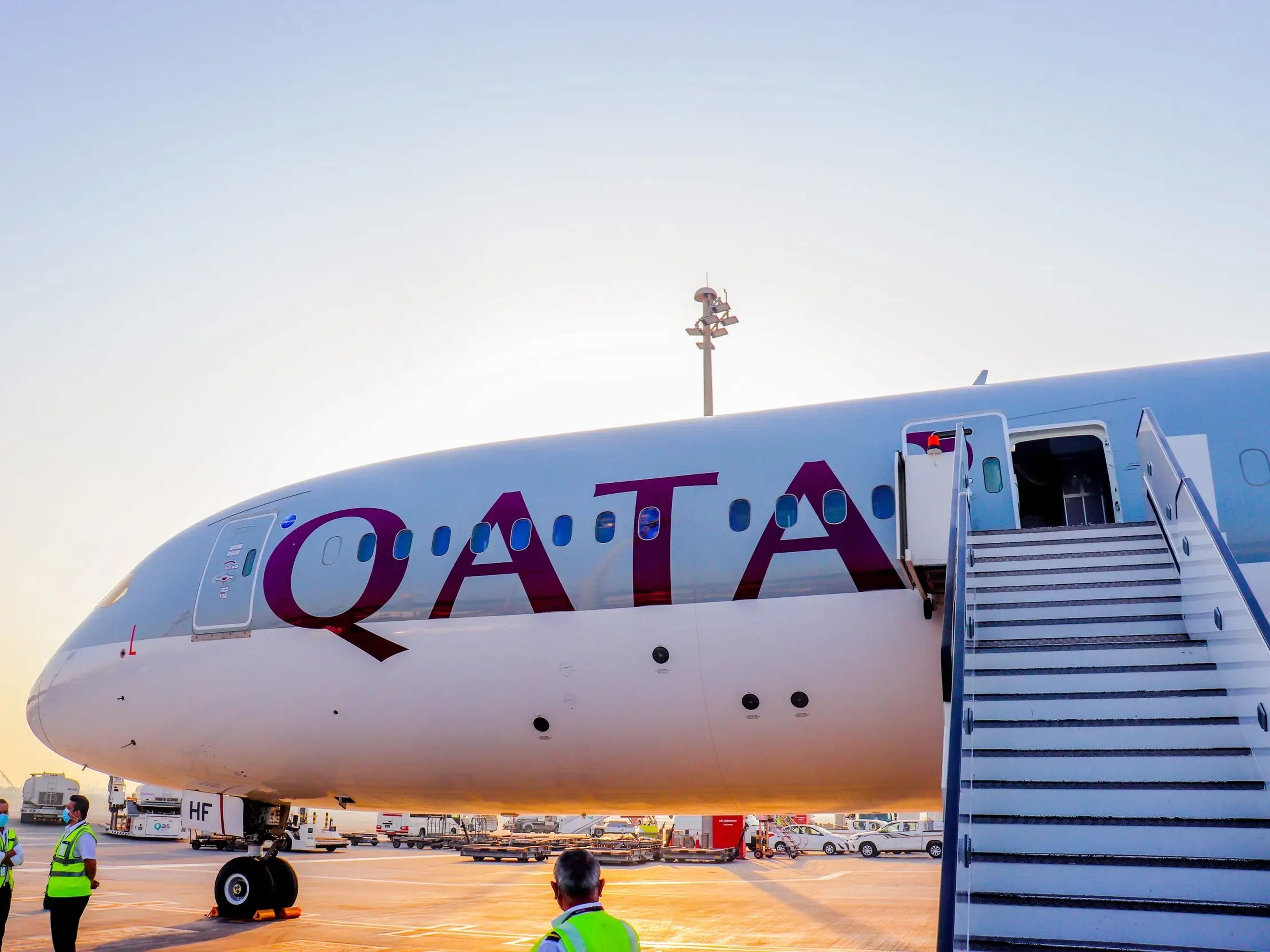 Qatar Airways Boeing 787-9 Dreamliner - Qatar Airways Flight 2021