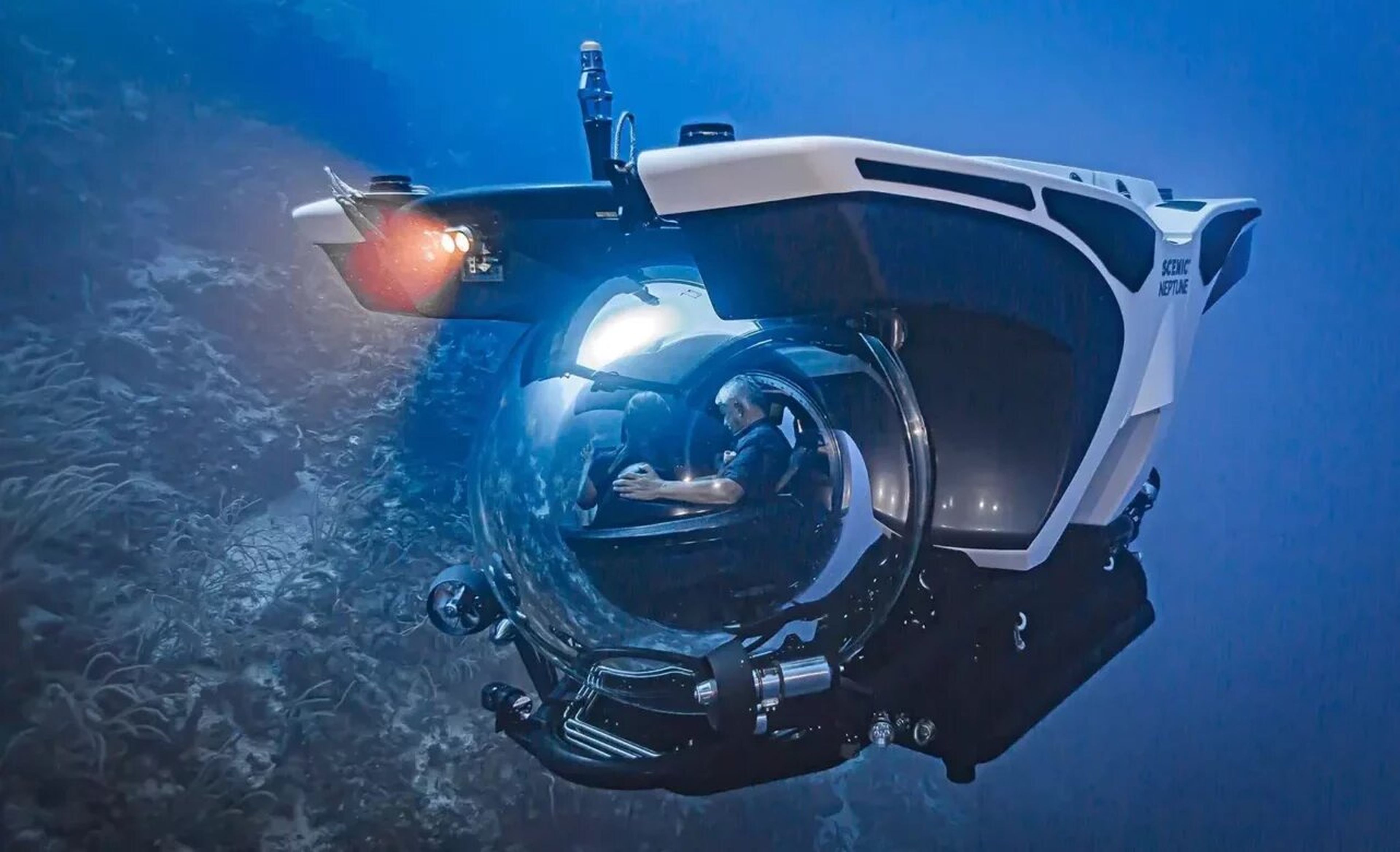 Submarino a bordo del Scenic Eclipse.
