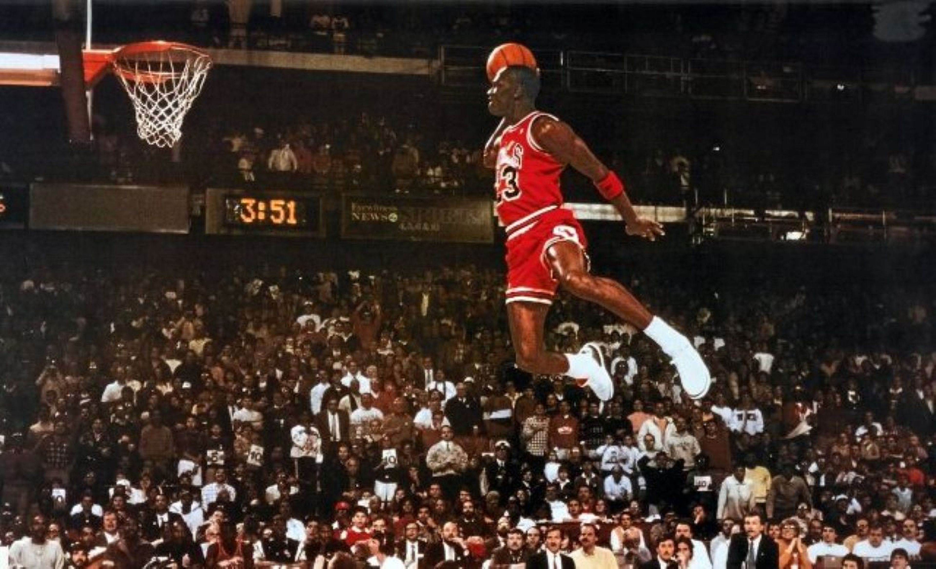 Michael Jordan, en una imagen del pasado durante un partido de baloncesto.