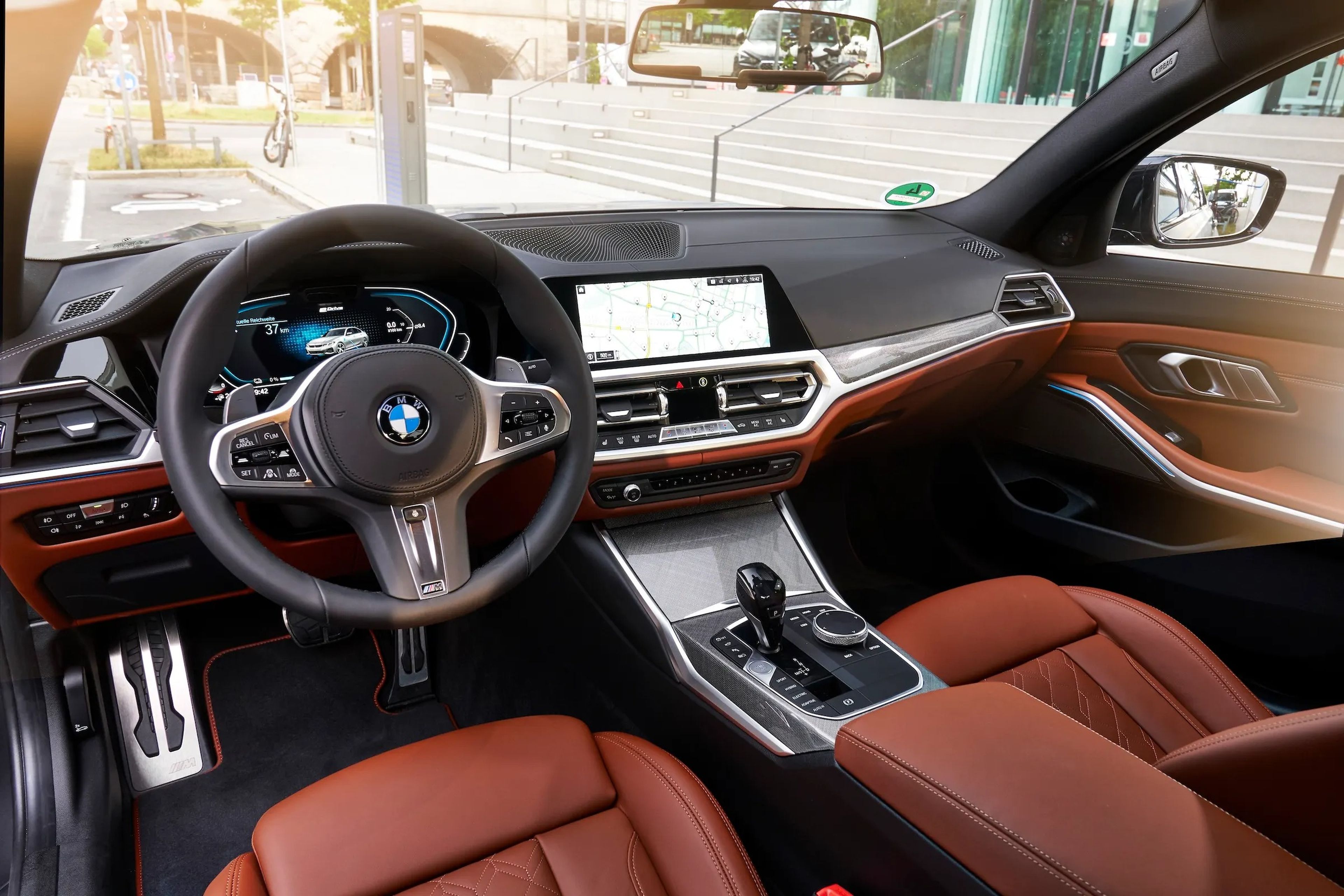 BMW ha dejado de fabricar varios modelos con pantallas táctiles para afrontar la escasez global de chips.