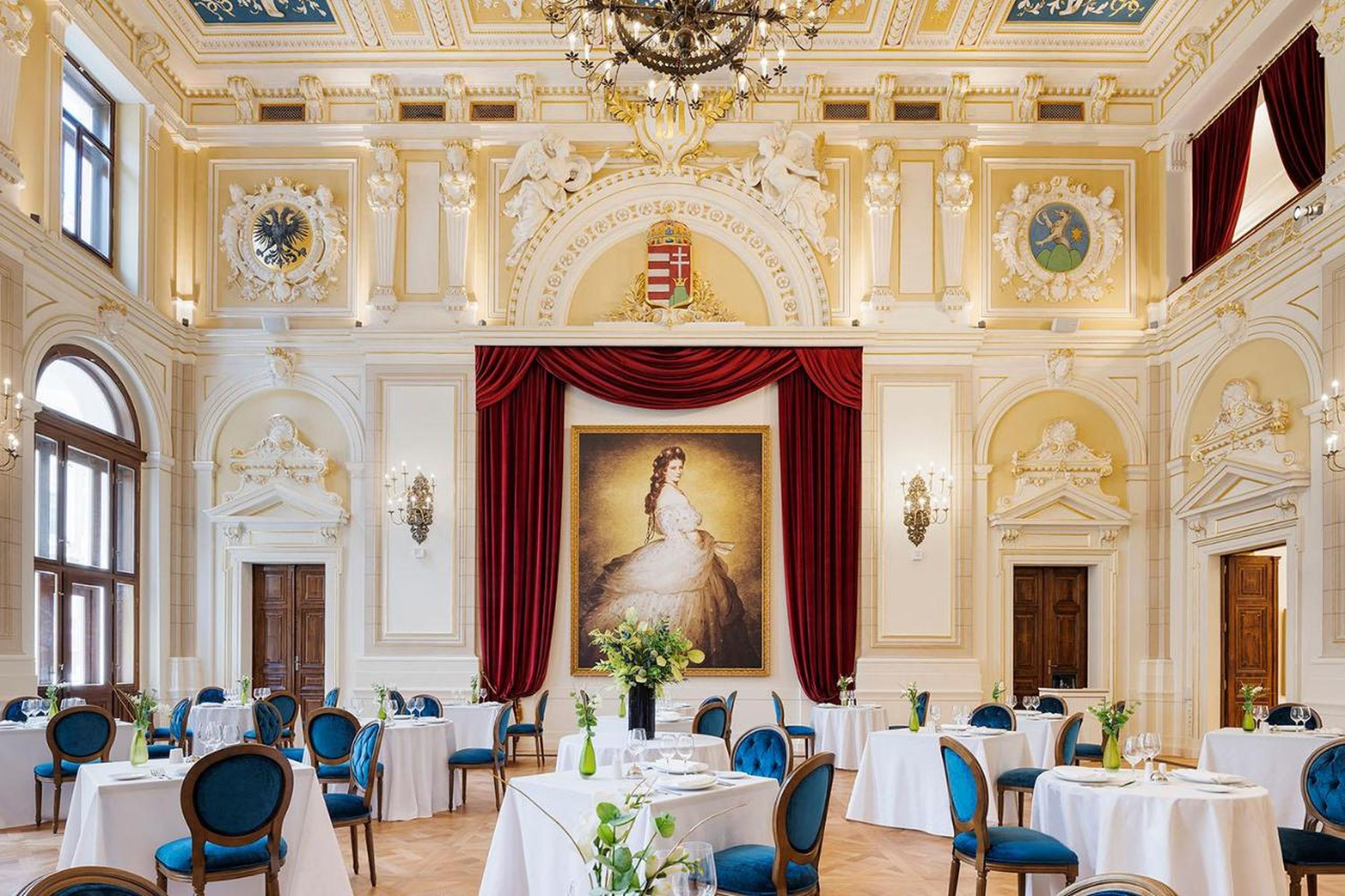 El Áurea Ana Palace Hotel, en Budapest, se erige en un palacio que rinde homenaje a la emperatriz Sissí.