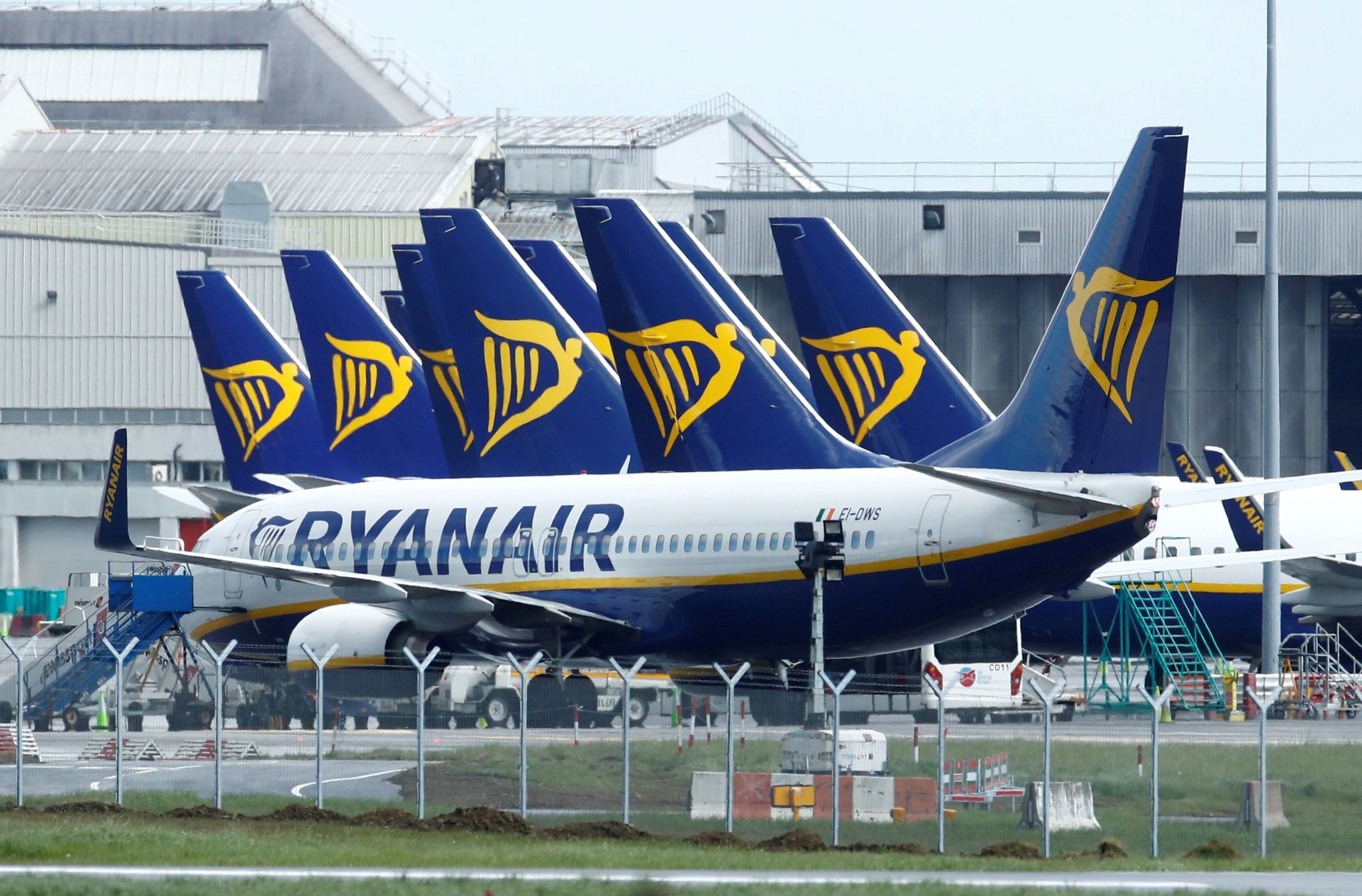 Ryanair logra su primer beneficio trimestral desde 2019 pero cerrará el ...