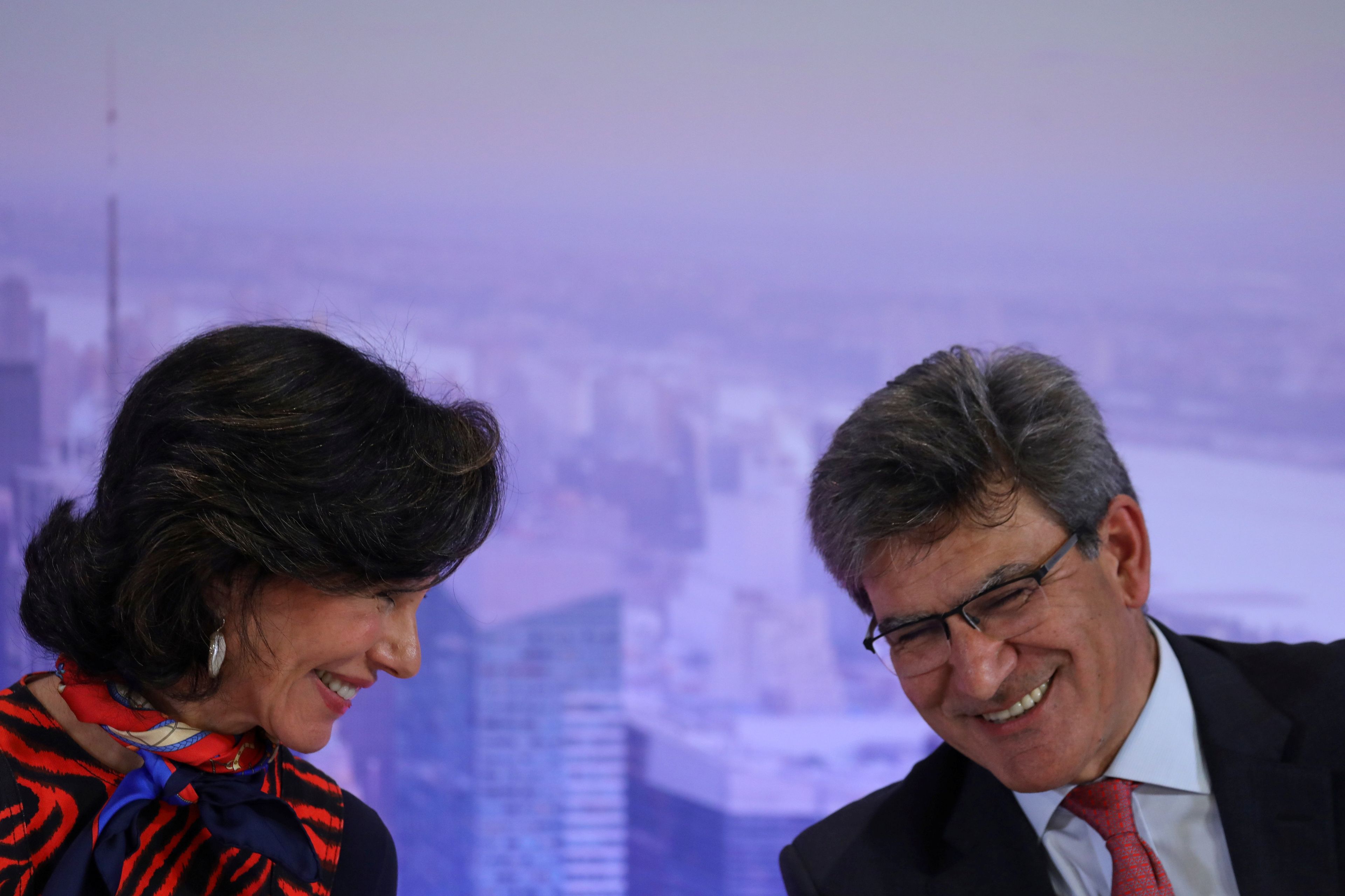 José Antonio Álvarez junto a la presidenta del Santander, Ana Botín.