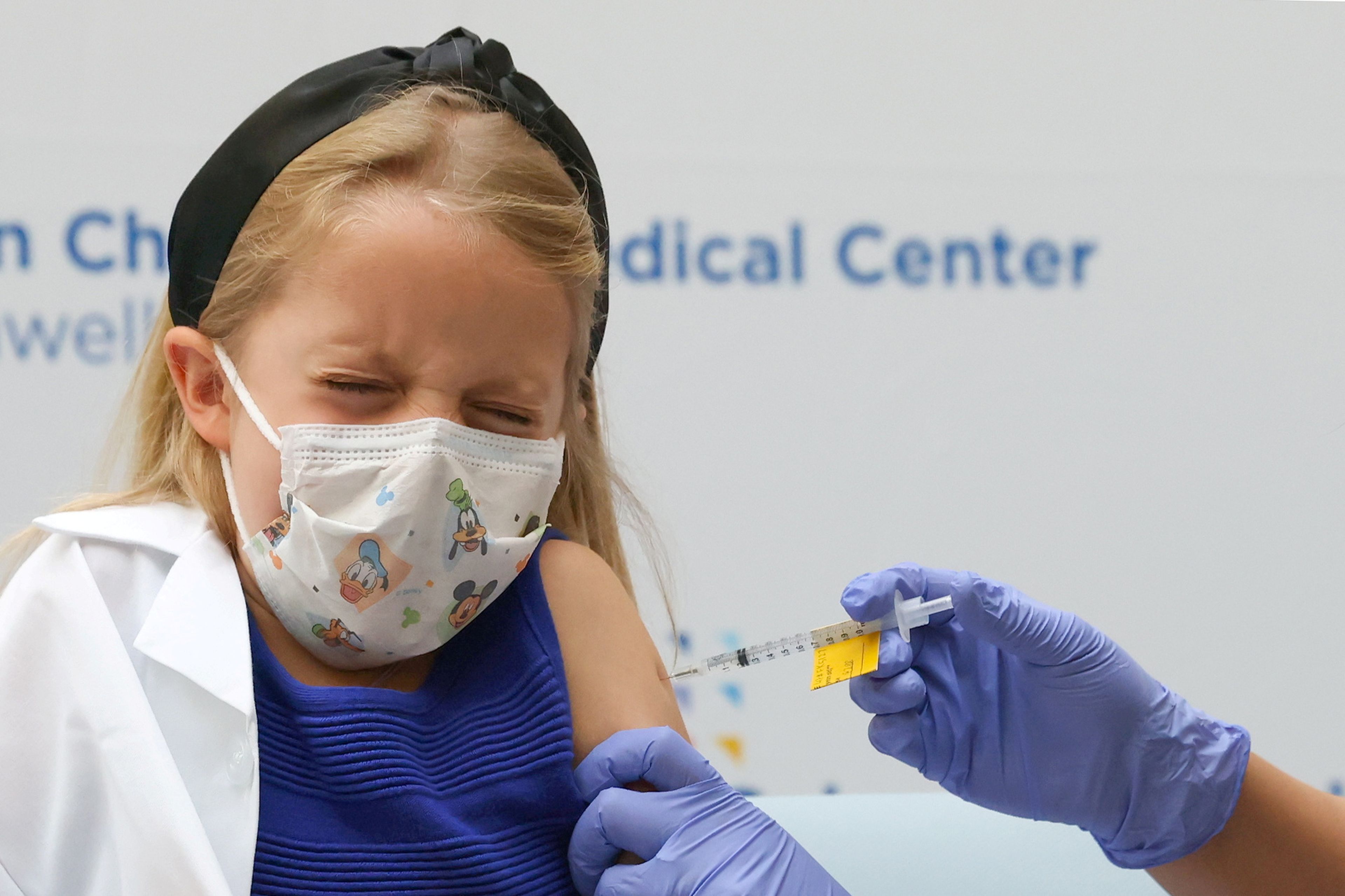 La vacunación contra el COVID-19 para niños de entre 5 y 11 años ya está en marcha en Estados Unidos.