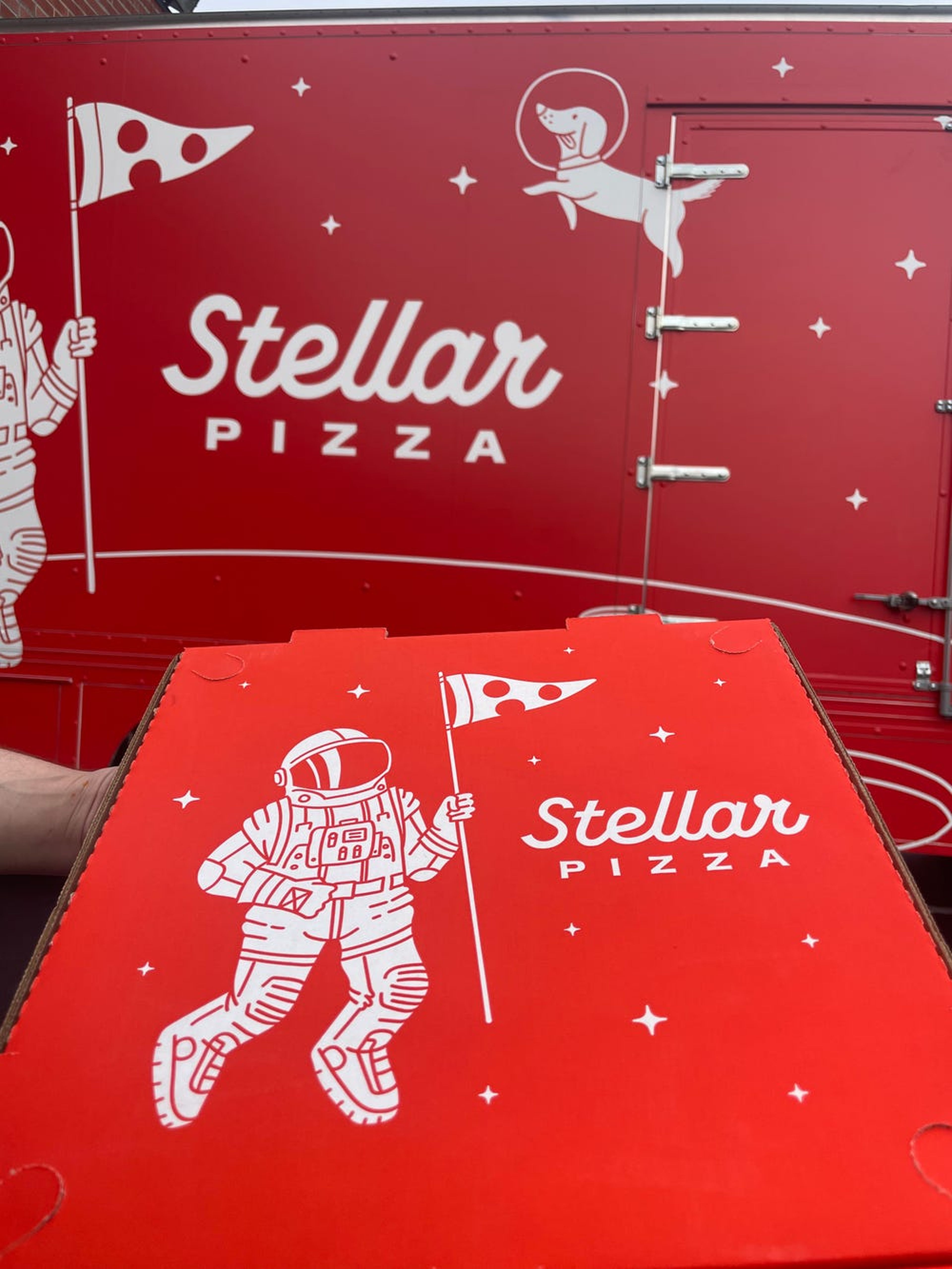 Caja de Stellar Pizza.