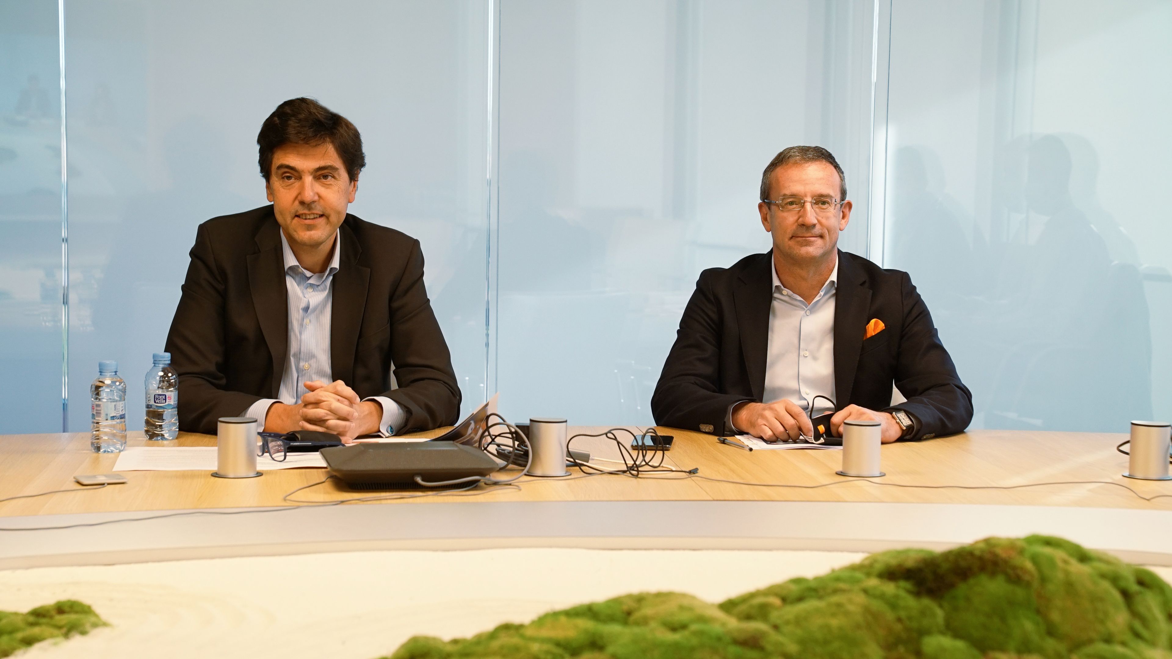 El director general de negocio B2B de Orange España, Joaquín Colino, y el consejero delegado de Orange España, Jean-François Fallacher.